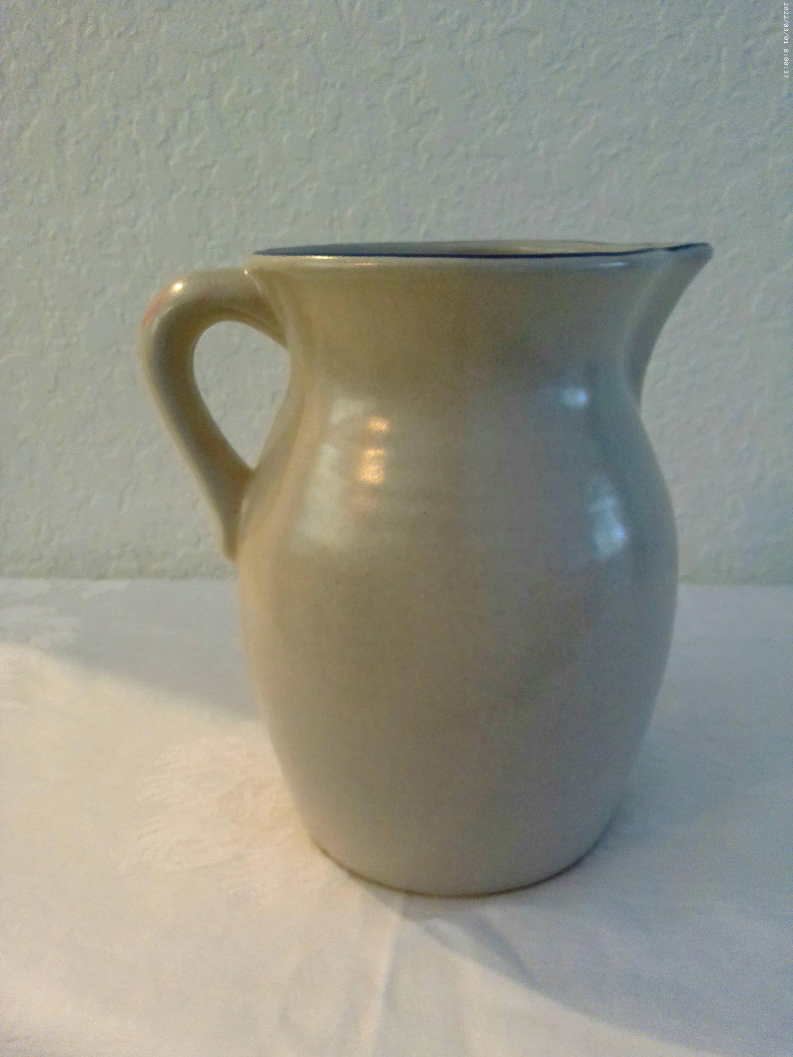 Vintage Pfaltzgraff Pottery Blue Yorktowne Pitcher - 3