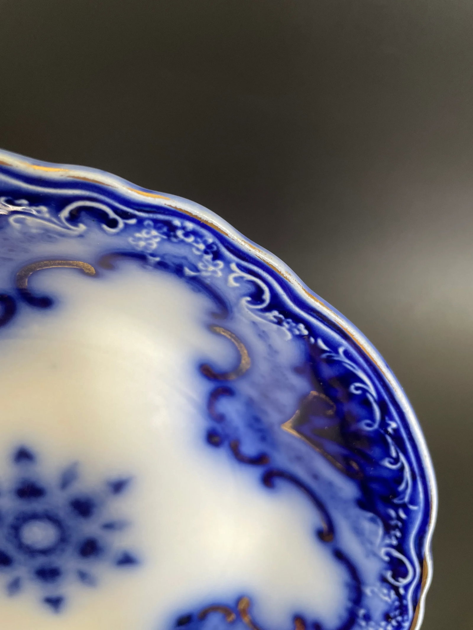 Antique Set of 6 Alfred Meakin Cambridge Flow Blue Coupe Soup Bowls With Gold Accents - 10