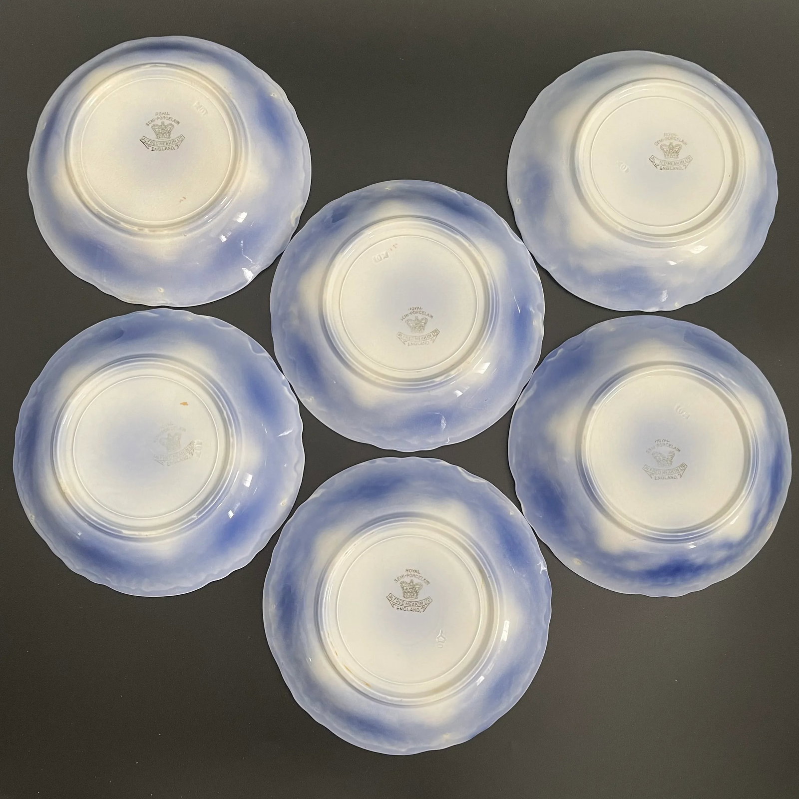 Antique Set of 6 Alfred Meakin Cambridge Flow Blue Coupe Soup Bowls With Gold Accents - 2