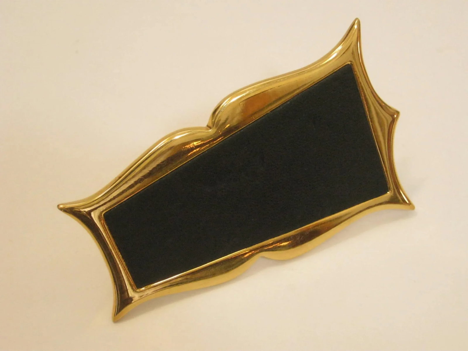 1980s Vintage Karl Lagerfeld Huge Leather Brooch & Earrings Polished Gold Plated Framed Set, 3 Piece - 4
