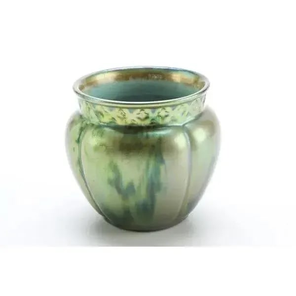 1930s Vintage Zsolnay Lobed Vase in Eosin Glaze - 7