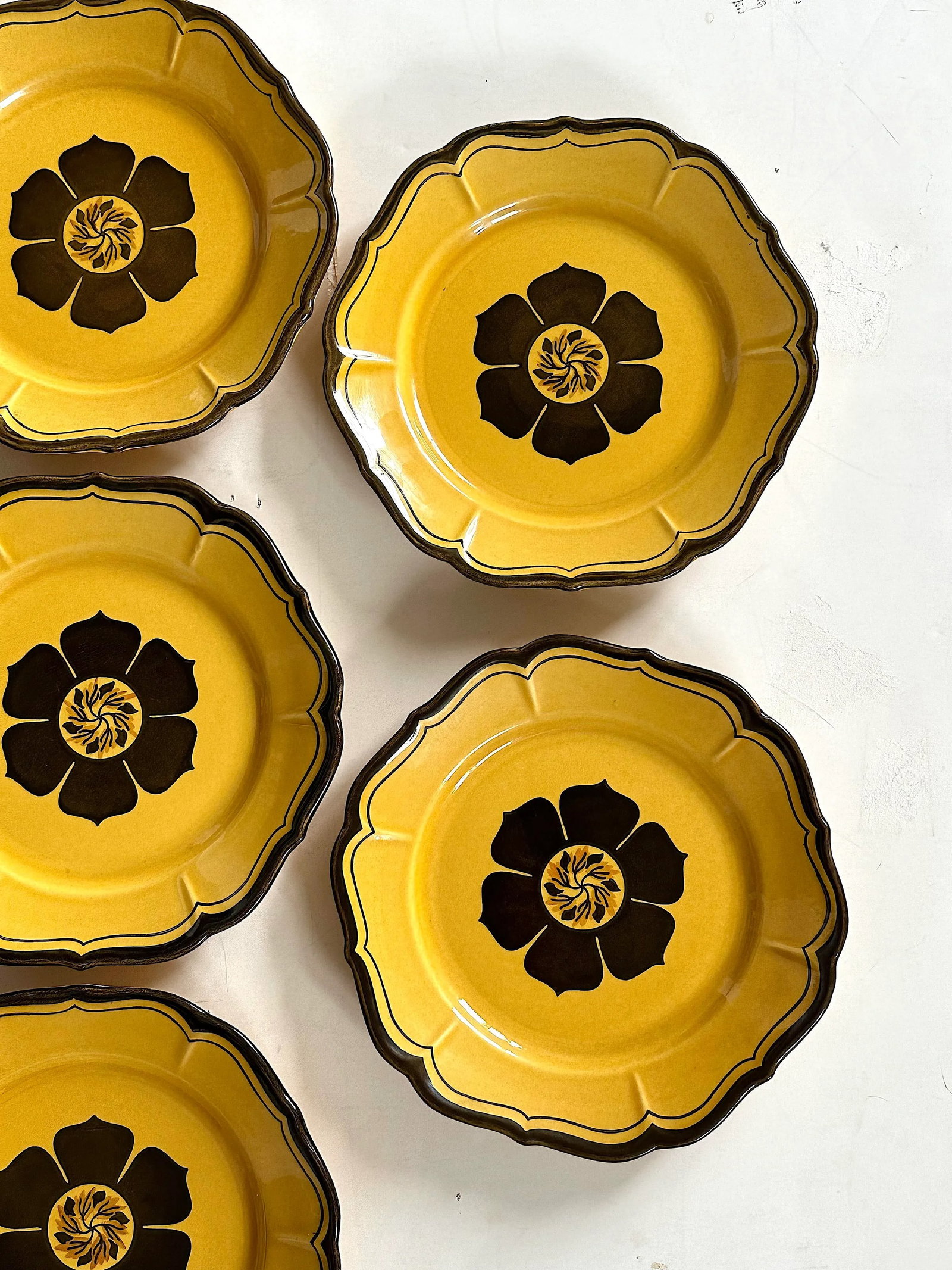 1970s Metlox Poppytrail Pottery Plates Set of 7 - 5