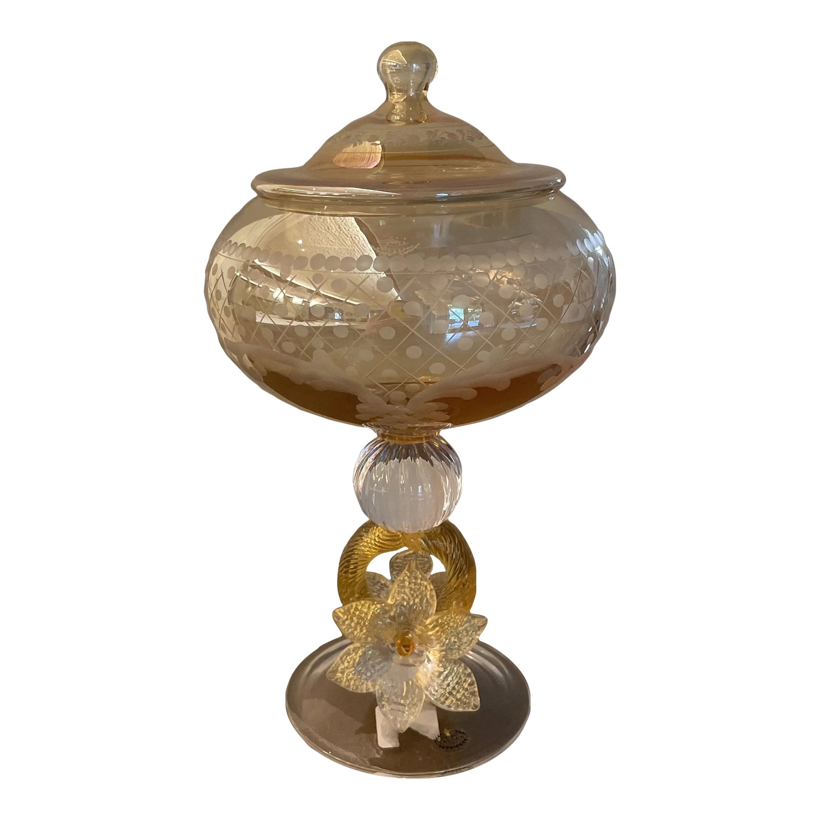 21st Century Italian Handmade Etched Crystal Bowl With Gold Accents: Beautifully Handmade in Italy. A beautiful amber hue with gold accents.the bottom base measures 5 inches. the circumference of the bowl is 24 inches. Condition: Alterations: Original Condition