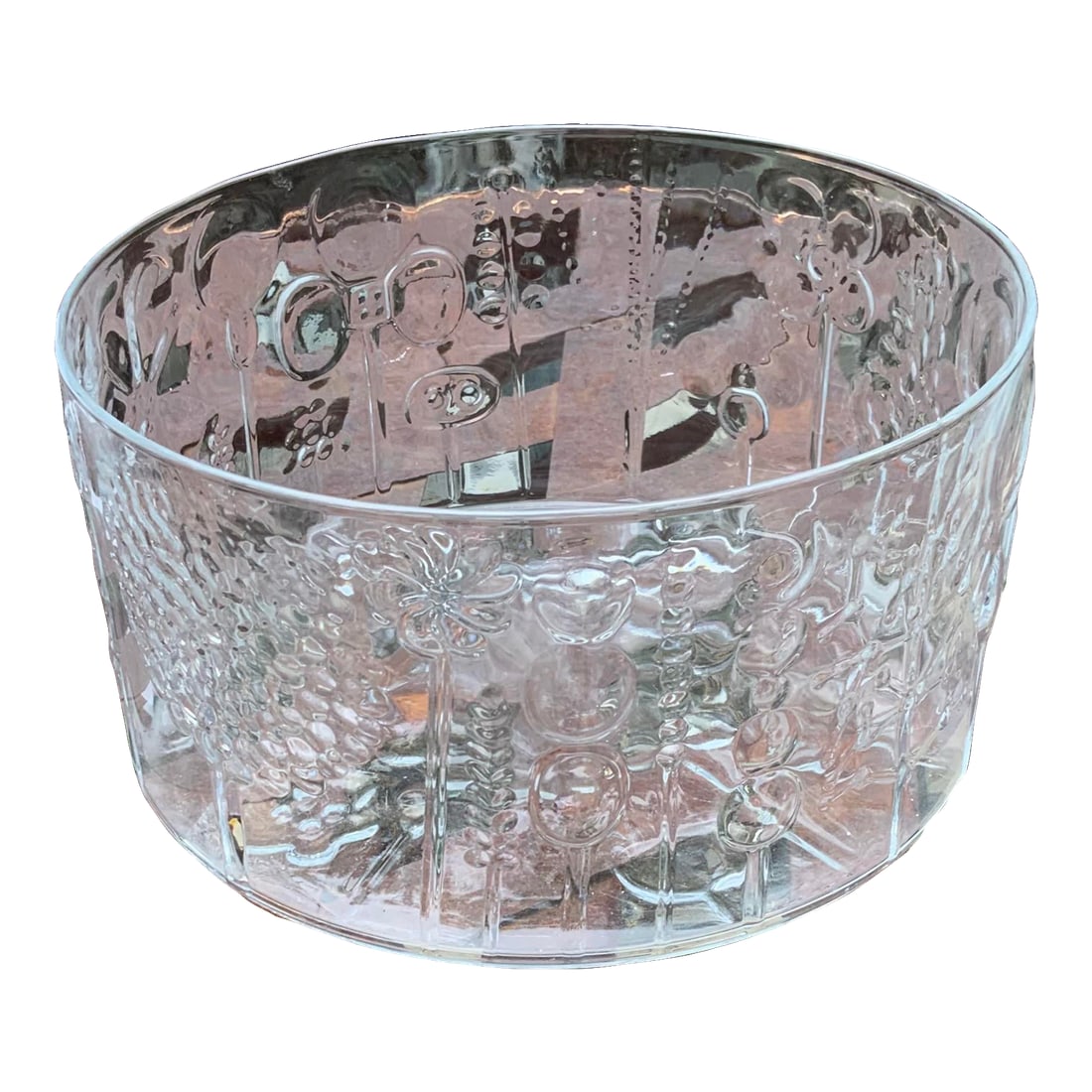 1960s Glass Floral Bowl by Ovid Toikka for Lilacs Finalnd: Finnish Floral bowl by Ovid Toikka for littala. Quality contemporary piece goes with all decor. 8" diameter. Condition: Imperfections: No Imperfections Origin: Finland Materials & Techniques: