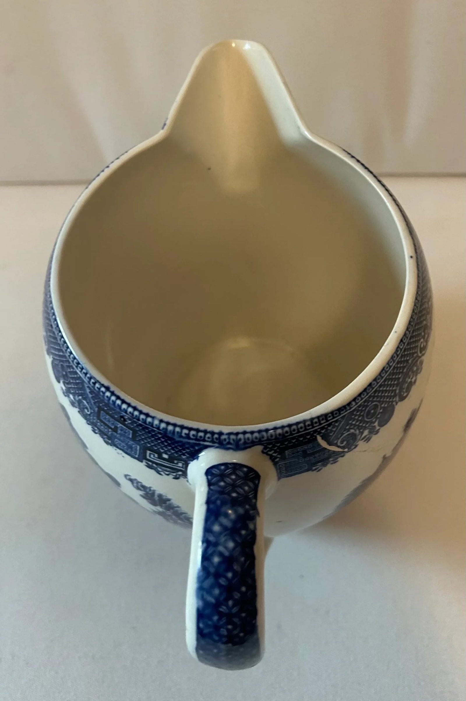 Early 20th Century Blue Willow Transferware Water Pitcher for Johnson Bros - 6