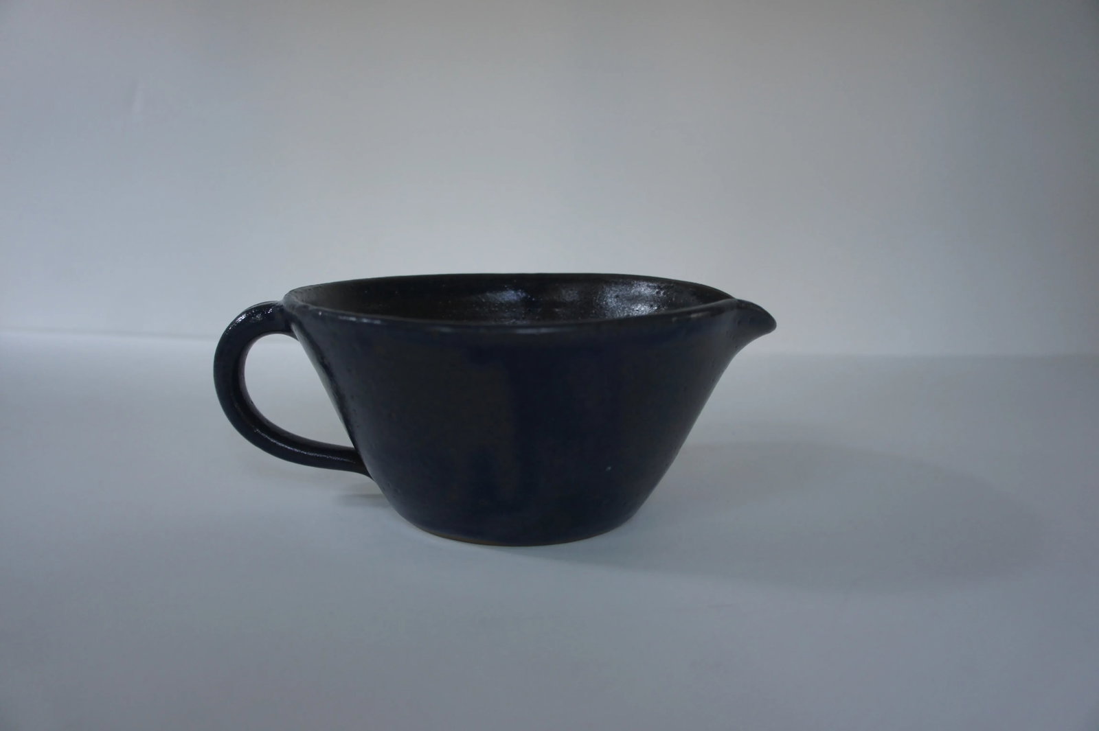1970s Mid-Century Modern John Garrou for Old Fort Pottery Purple Glaze Pitcher - 2