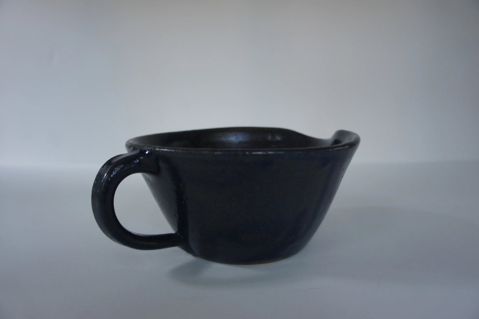 1970s Mid-Century Modern John Garrou for Old Fort Pottery Purple Glaze Pitcher - 3
