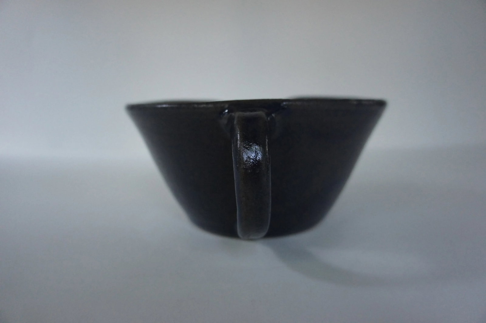 1970s Mid-Century Modern John Garrou for Old Fort Pottery Purple Glaze Pitcher - 4
