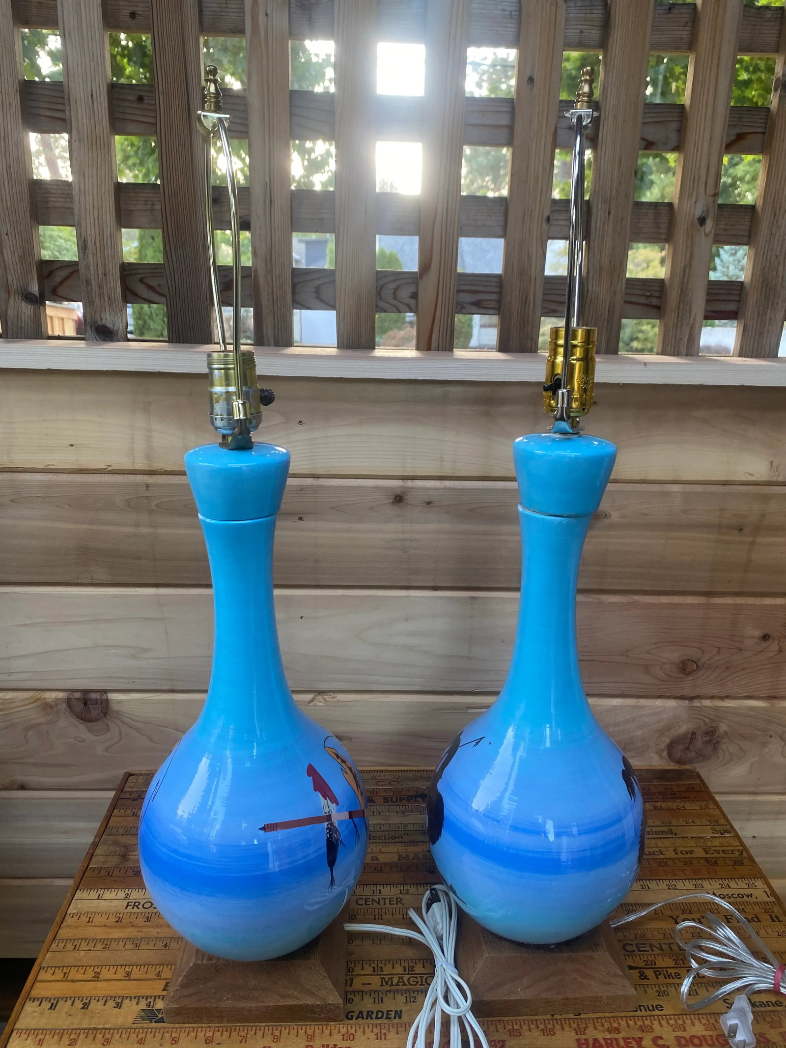 Mid-20th Century Hand-Painted Sky Blue Ceramic Table Lamps, Pair - 5