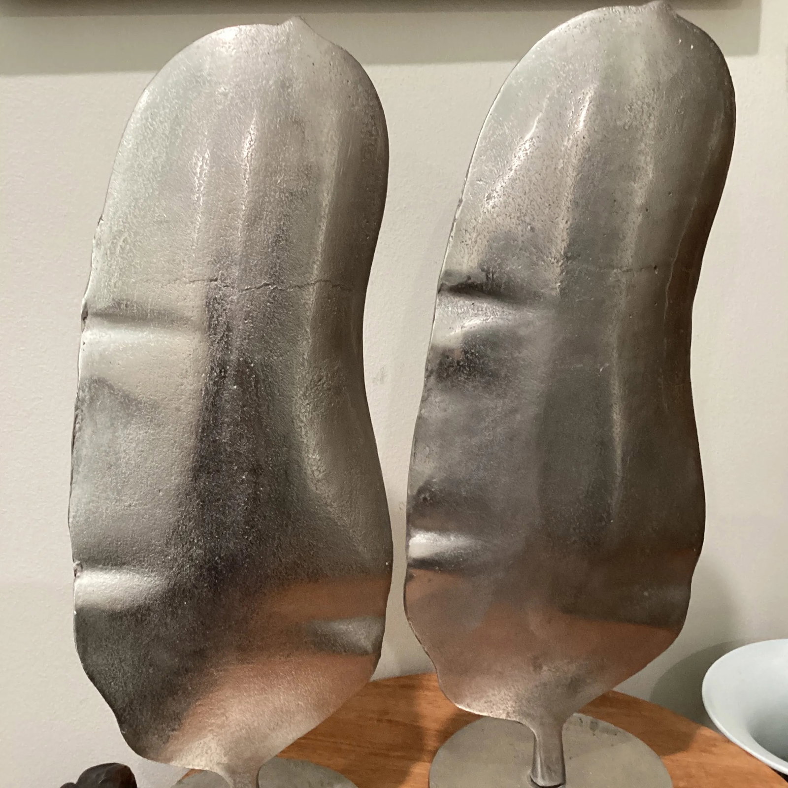 Mid Century Modern Pair of Extra Large Silver Metal Quill Sculptures - 4