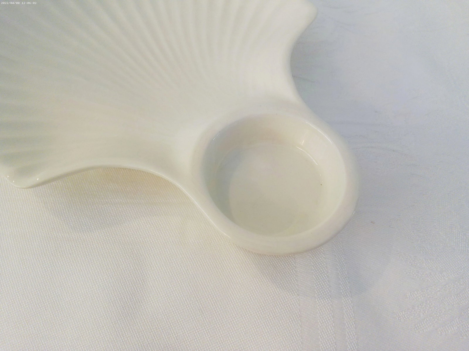 Vintage Portuguese White Clam Shell Plates, Set of 8 - 3