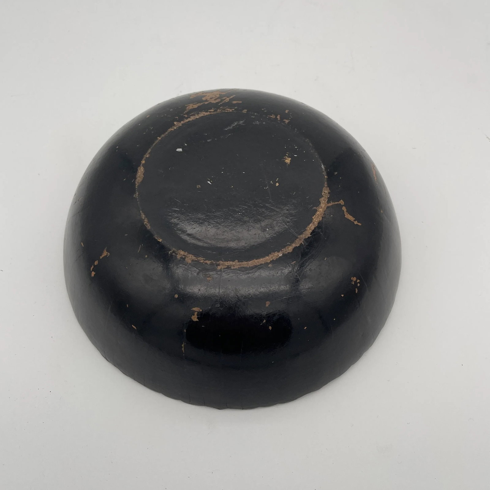 Mid-19th Century Papier Mache Scalloped Chinoiserie Black & Gold Bowl - 3