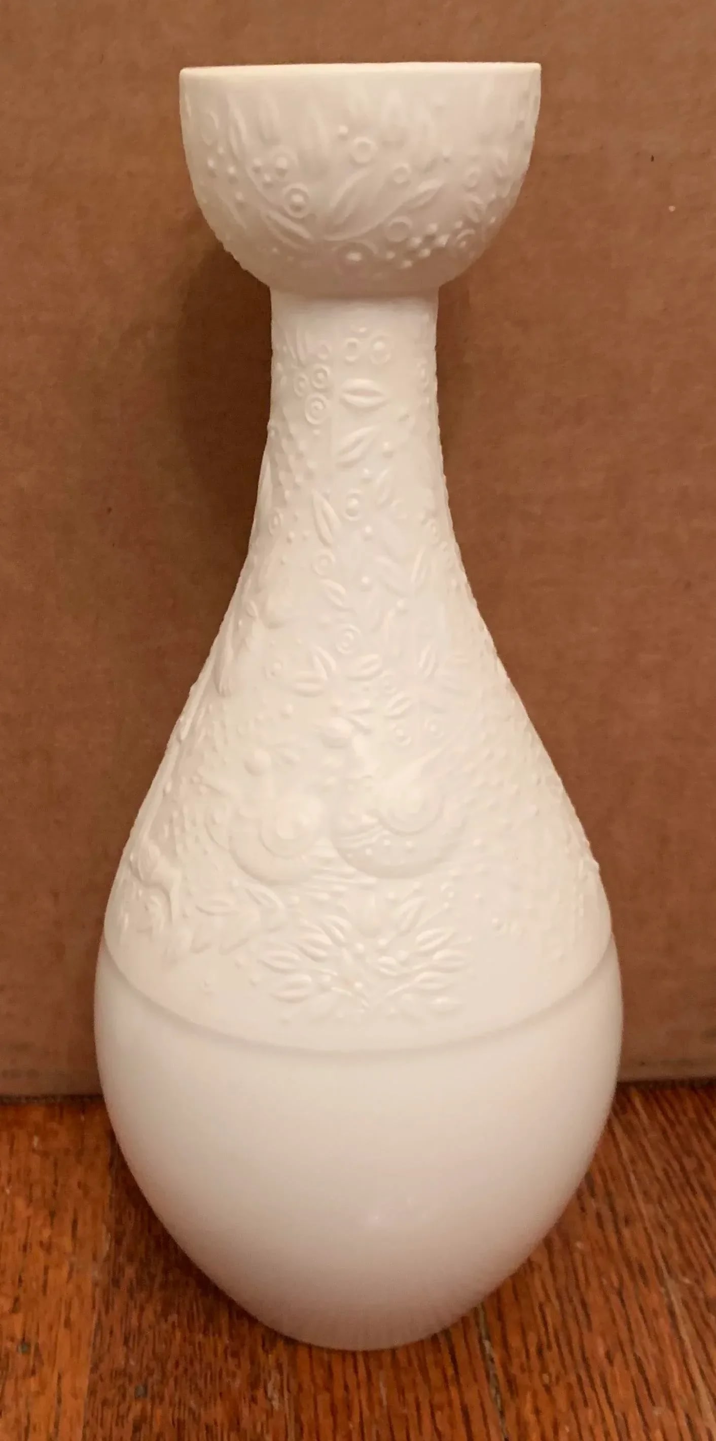 1960s White Relief Op Art Porcelain Vase by Rosenthal Studio-Linie - 6