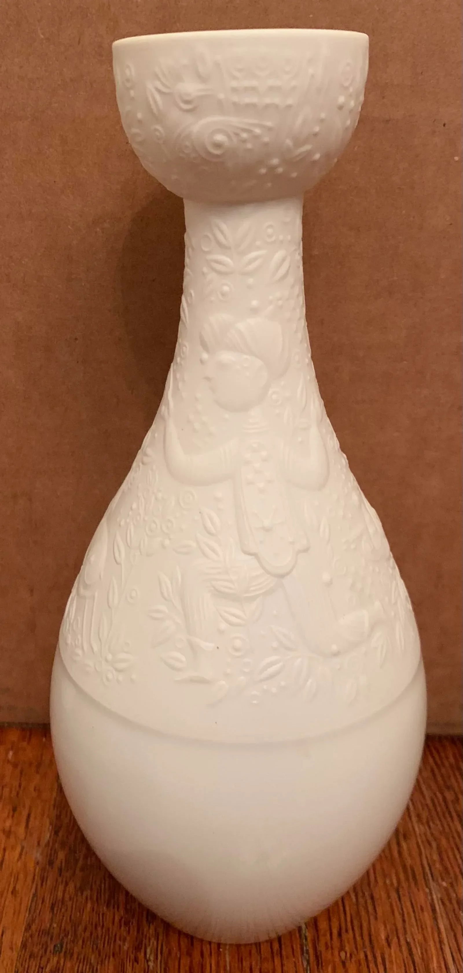 1960s White Relief Op Art Porcelain Vase by Rosenthal Studio-Linie - 7