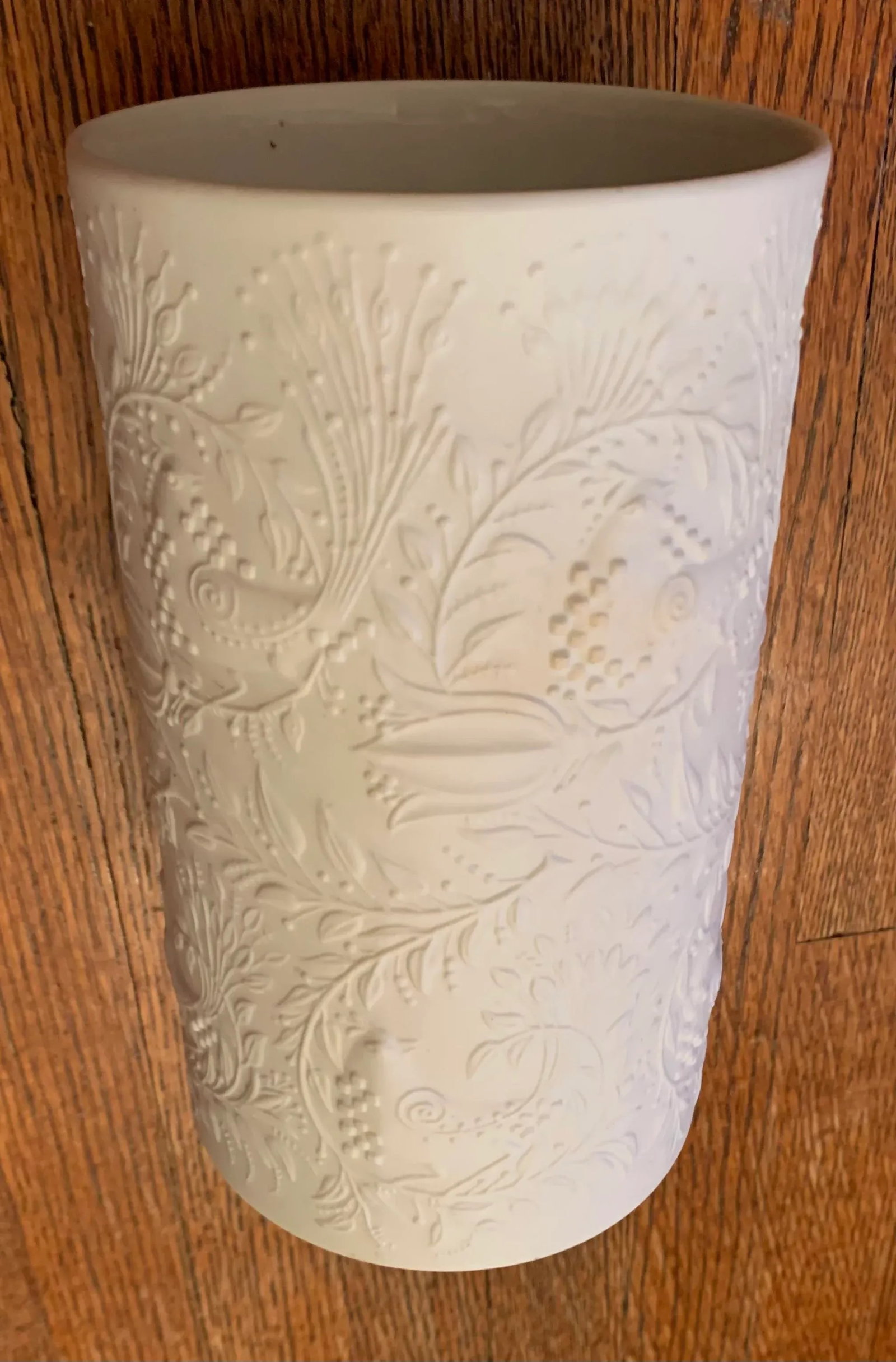 1960s White Relief Op Art Porcelain Vase by Rosenthal Studio-Linie - 10