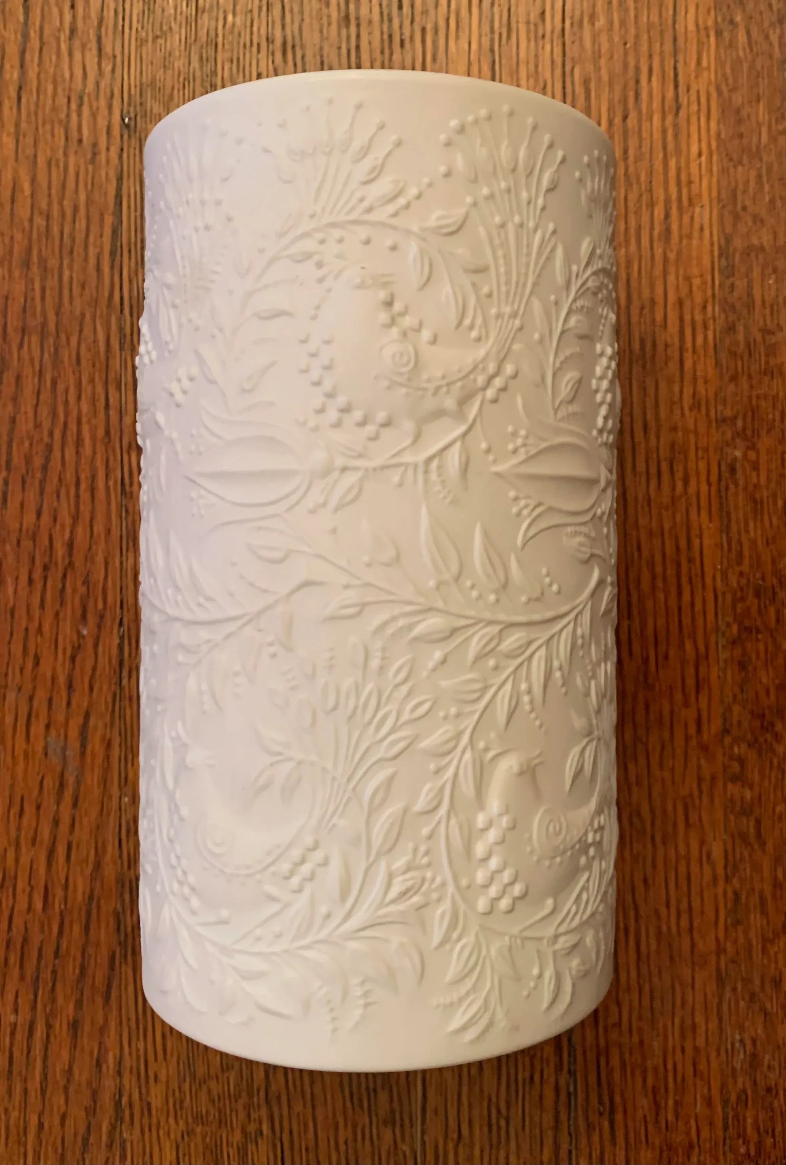 1960s White Relief Op Art Porcelain Vase by Rosenthal Studio-Linie - 2