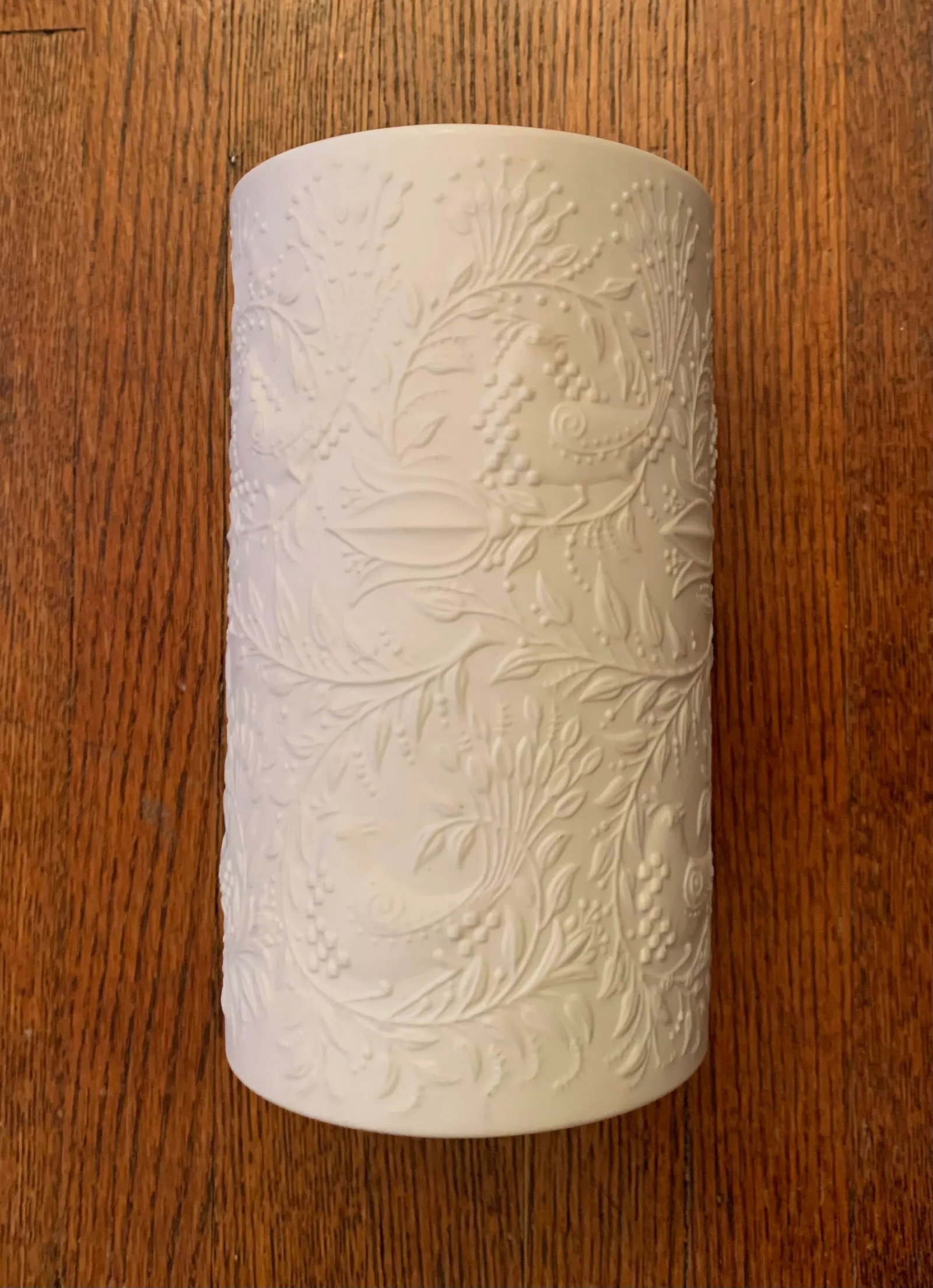 1960s White Relief Op Art Porcelain Vase by Rosenthal Studio-Linie - 3