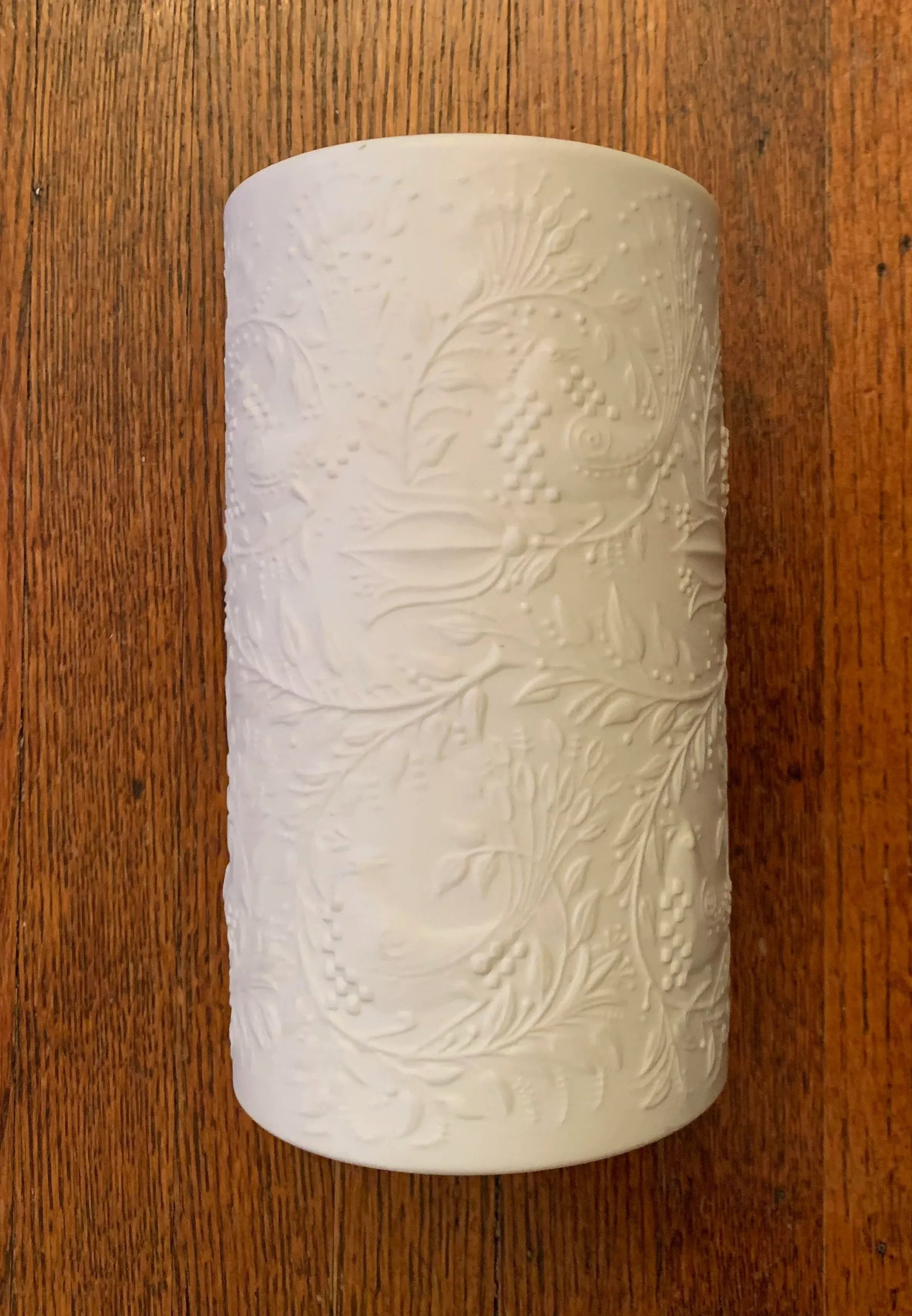 1960s White Relief Op Art Porcelain Vase by Rosenthal Studio-Linie - 7