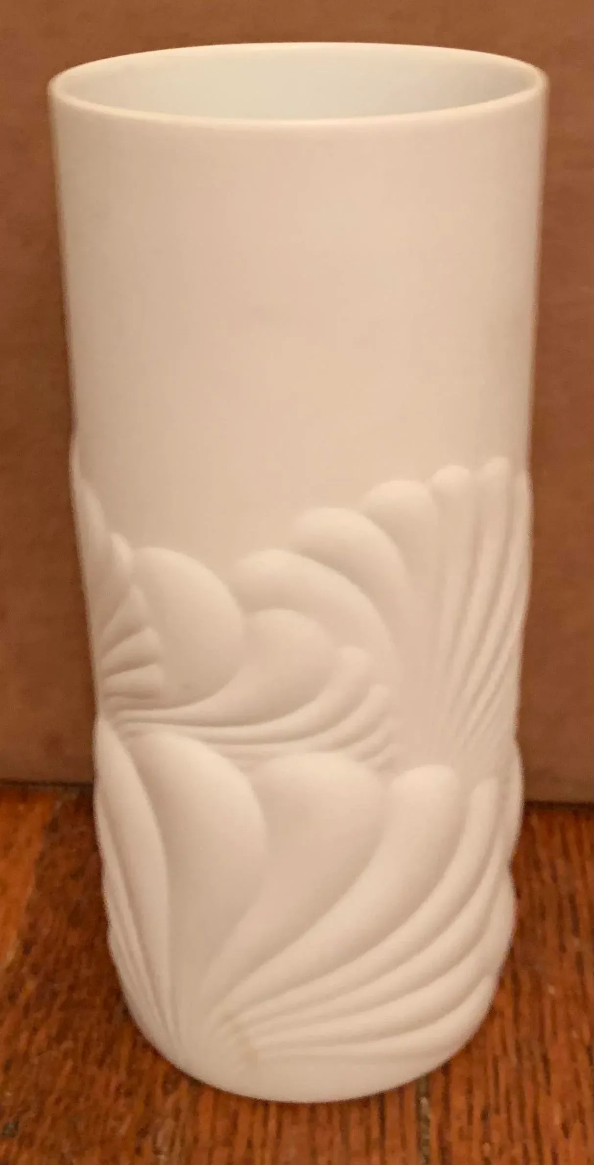 1960s White Relief Op Art Porcelain Vase by Rosenthal Studio-Linie - 3