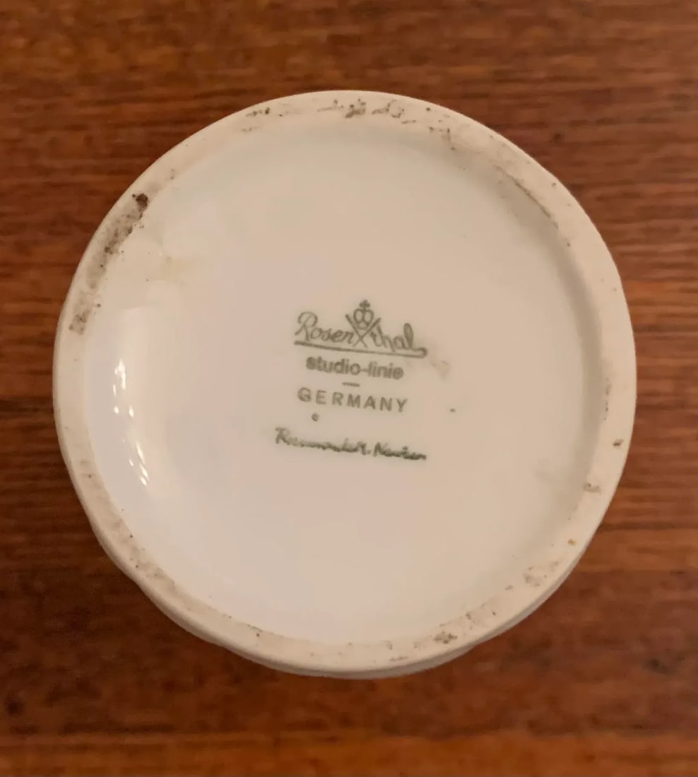 1960s White Relief Op Art Porcelain Vase by Rosenthal Studio-Linie - 4