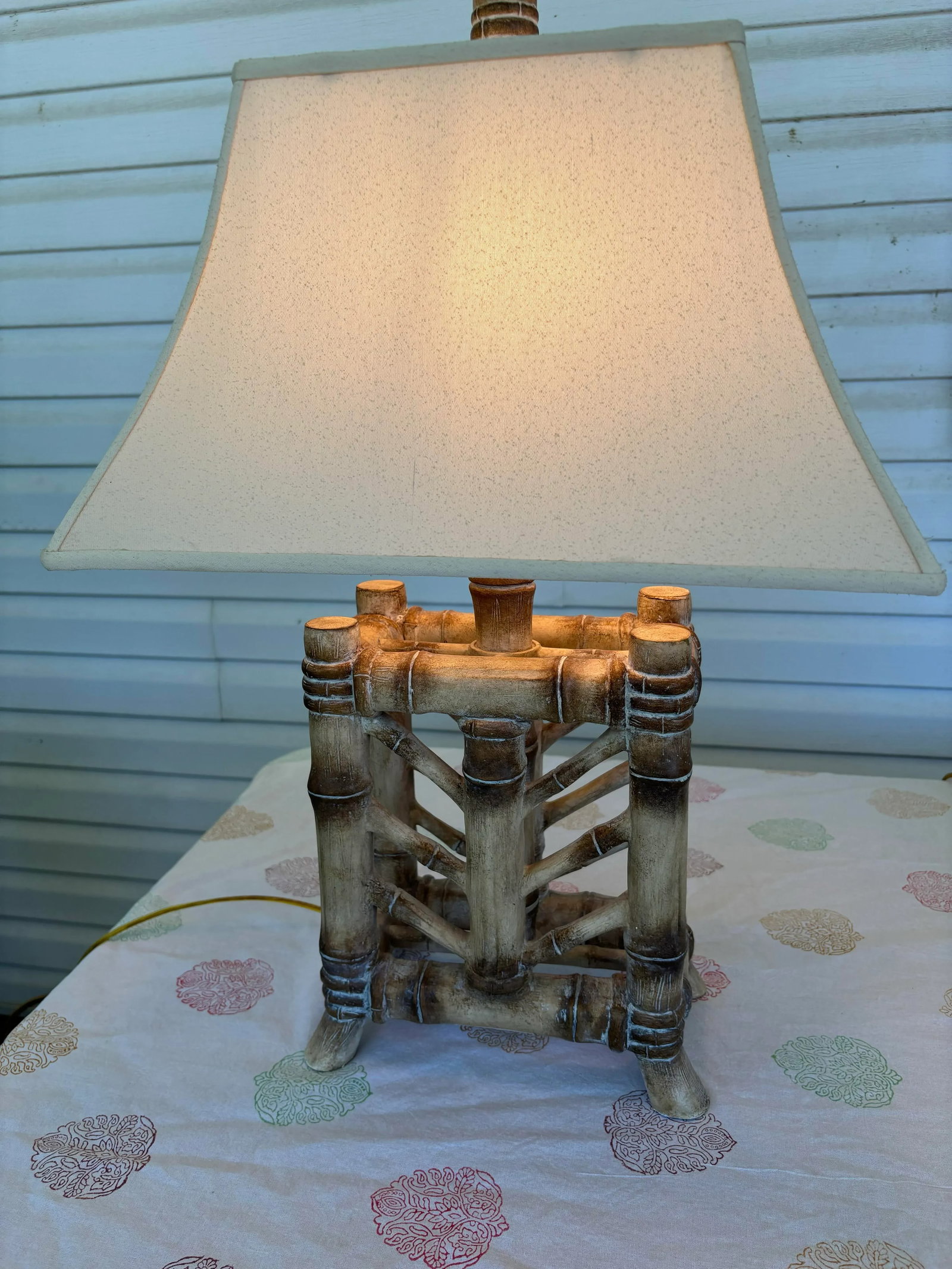 A Pair of Vintage Faux Bamboo Table Lamps From Pacific Coast Lighting 2002 - 5