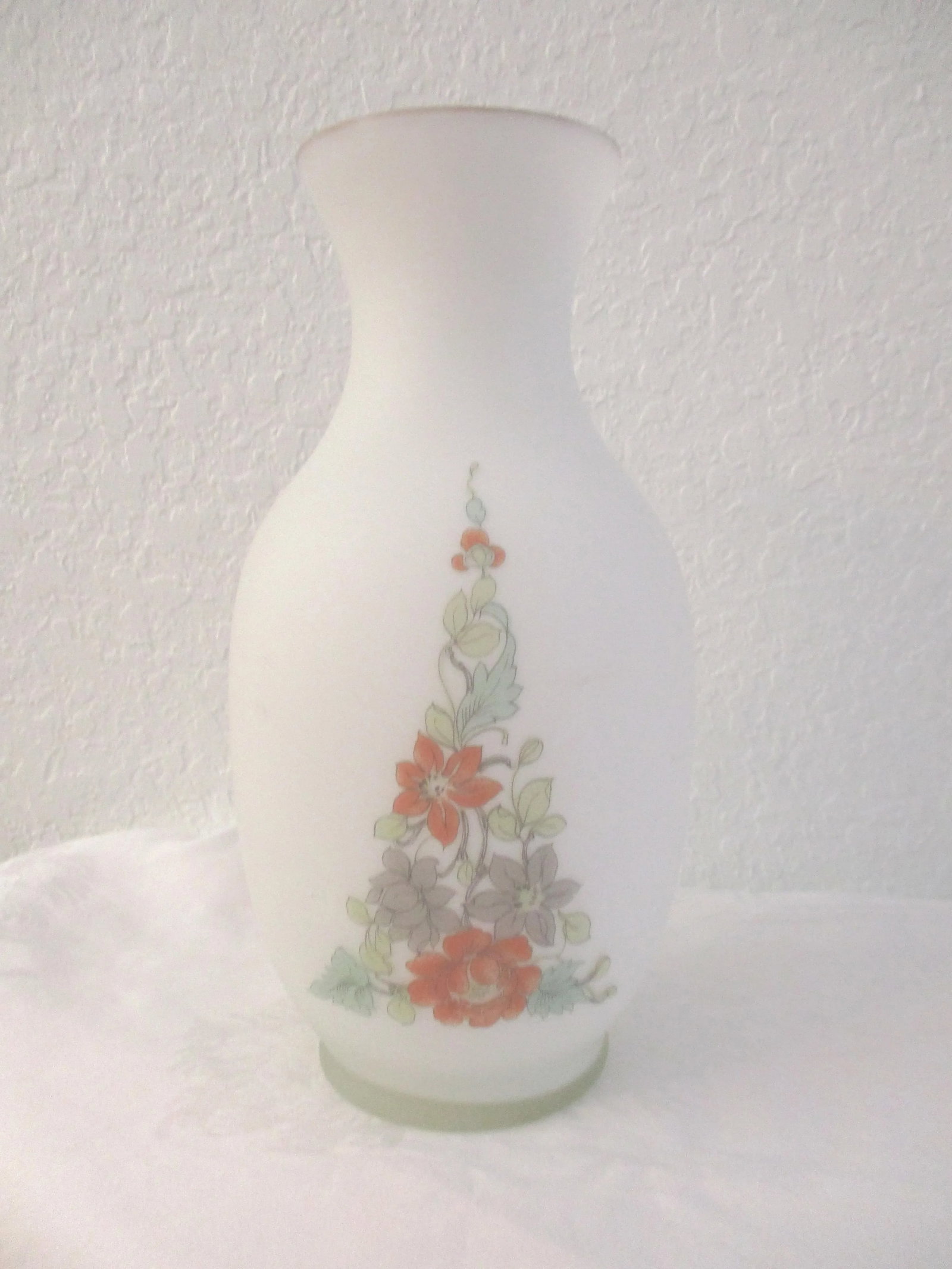 Norleans Asian Mid-Century Satin Glass Vase - 3