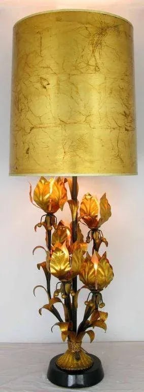 Large Gilt Metal Table Lamp with Foliate Detail - 3