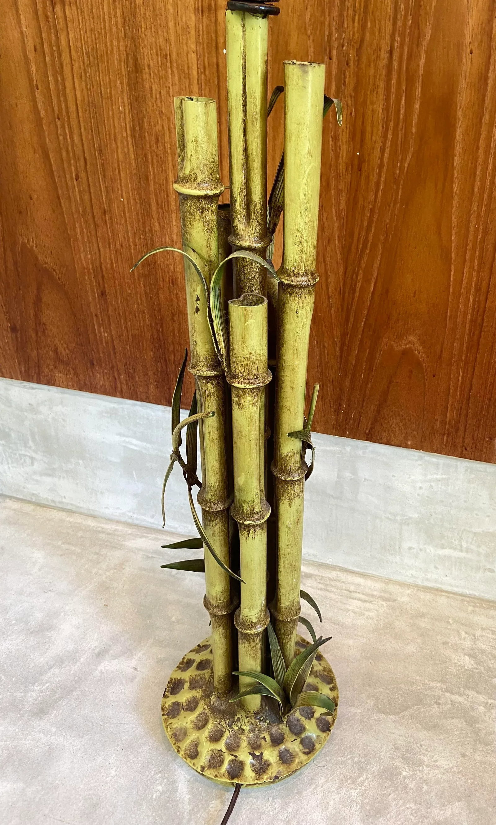 Mid Century Coastal Bamboo Metal Toile Lamp - 2