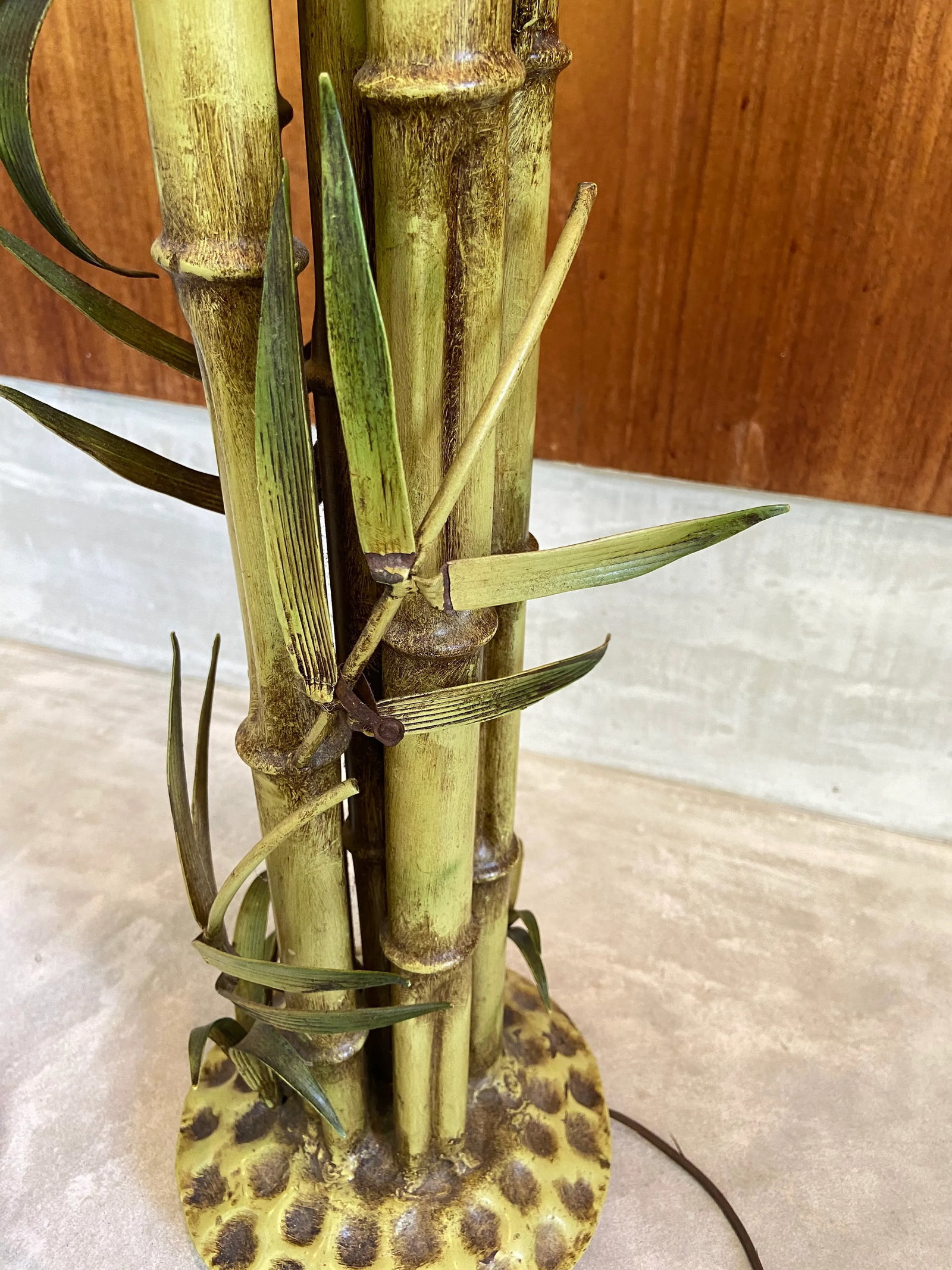 Mid Century Coastal Bamboo Metal Toile Lamp - 6