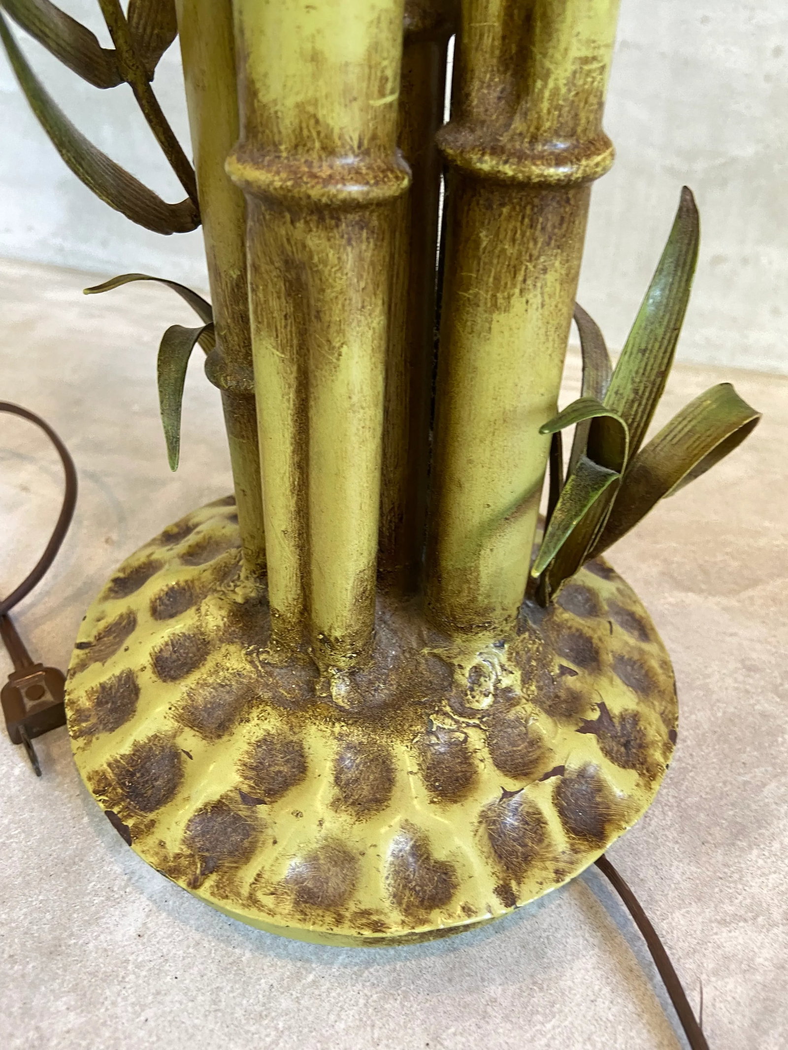 Mid Century Coastal Bamboo Metal Toile Lamp - 8