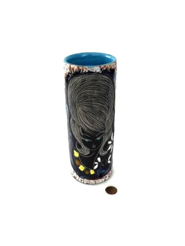 1960s Small Hand Etched Bouffant Hair Woman Ceramic Vase Studio Made - 4