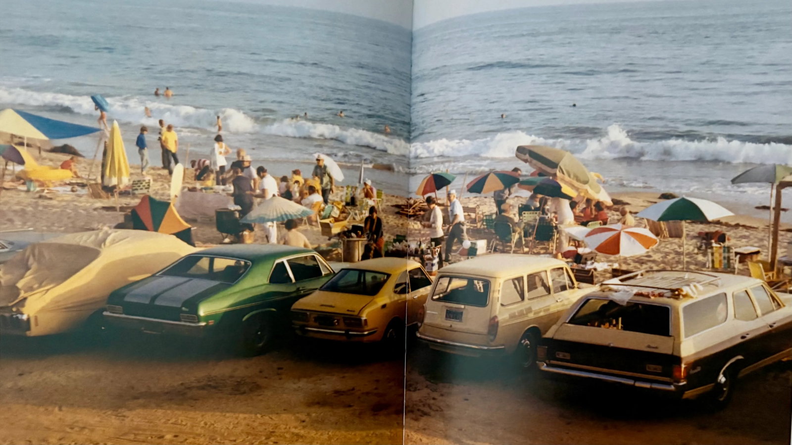 Crystal Cove Cottages: Islands in Time on the California Coast, Hardcover First Edition - 12