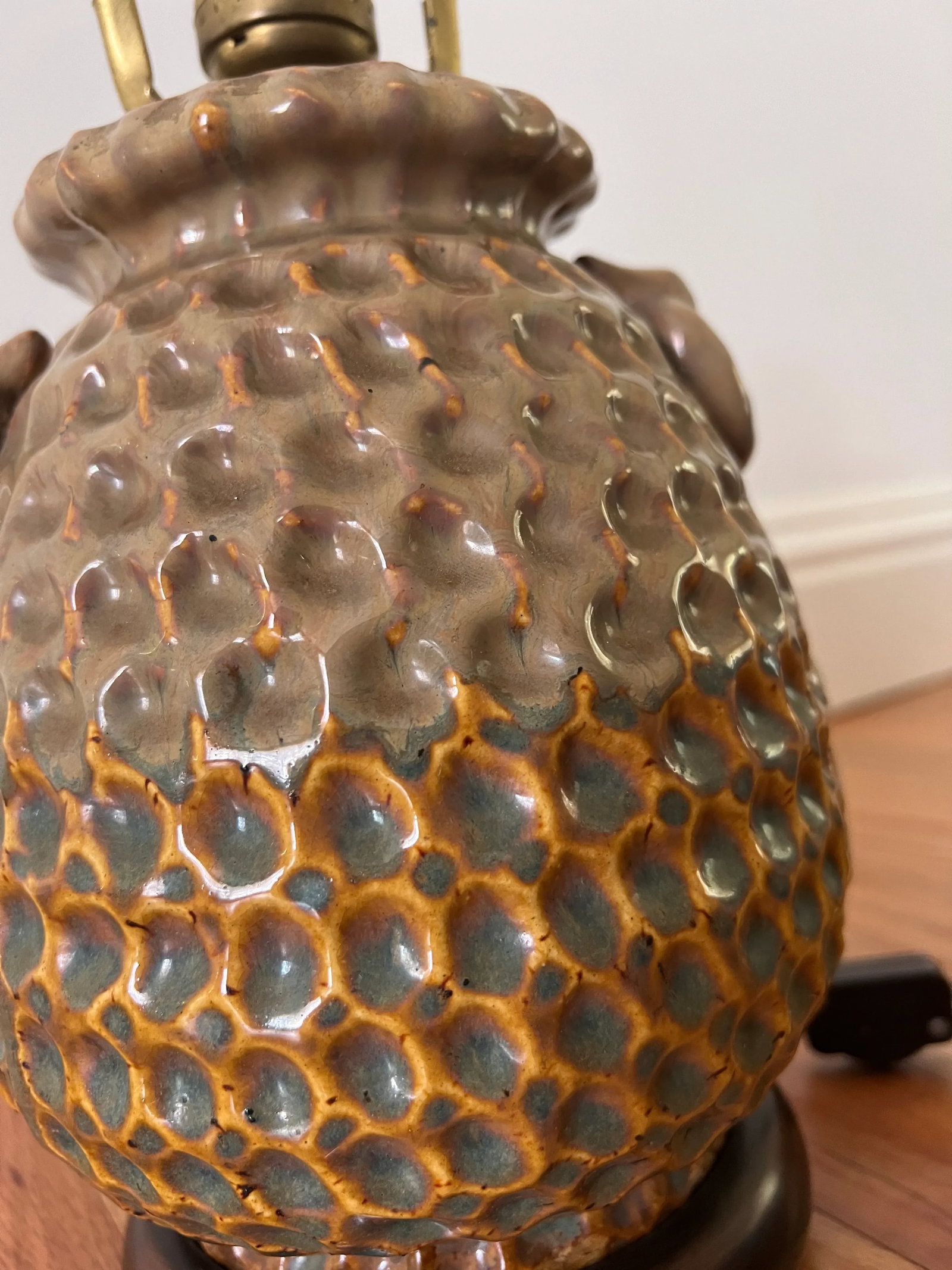 Midcentury Thumbprint Pottery Table Lamp - 5