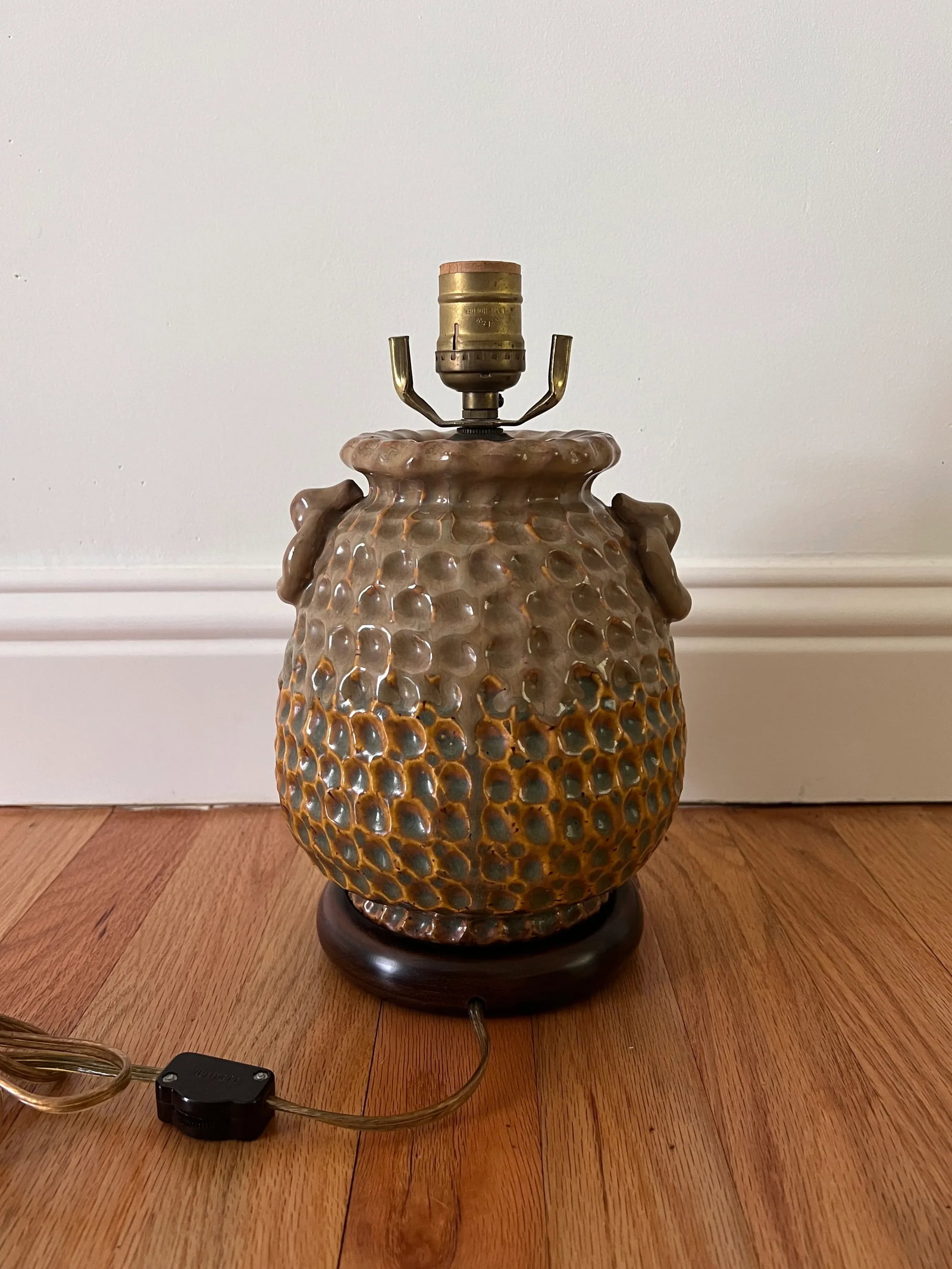 Midcentury Thumbprint Pottery Table Lamp - 6