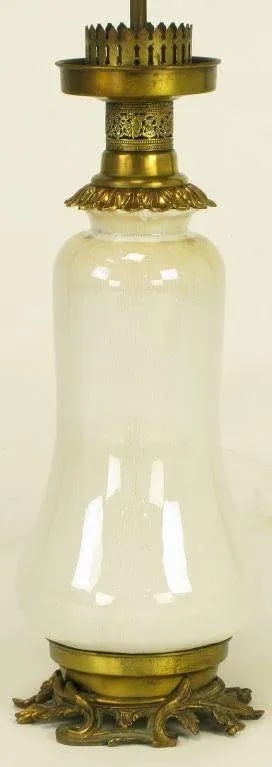 Crackle Glazed White Ceramic & Brass Regency Table Lamp. - 3