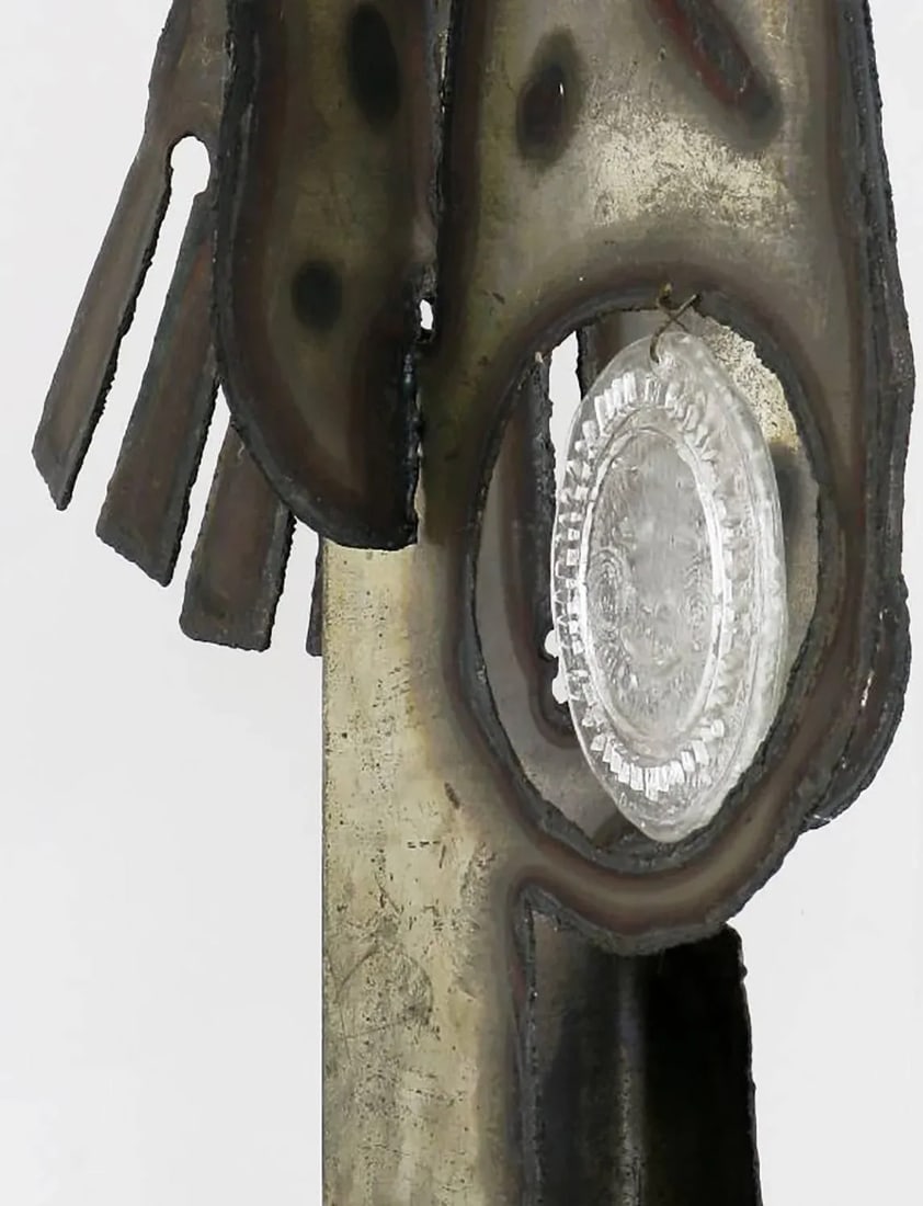 Substantial Tall Brutalist Metal Sculpture Lamp by Laurel - 4