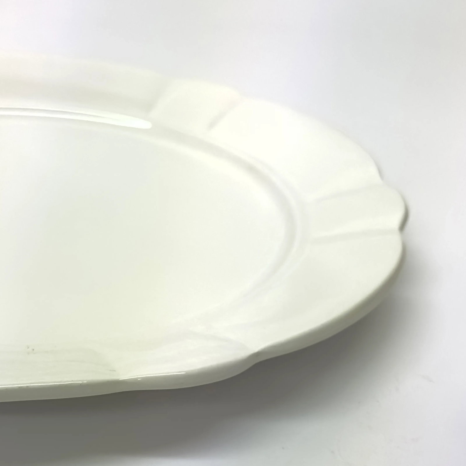 Oversized Italian Porcelain Serving Platter With Scalloped Edge Detail - 7