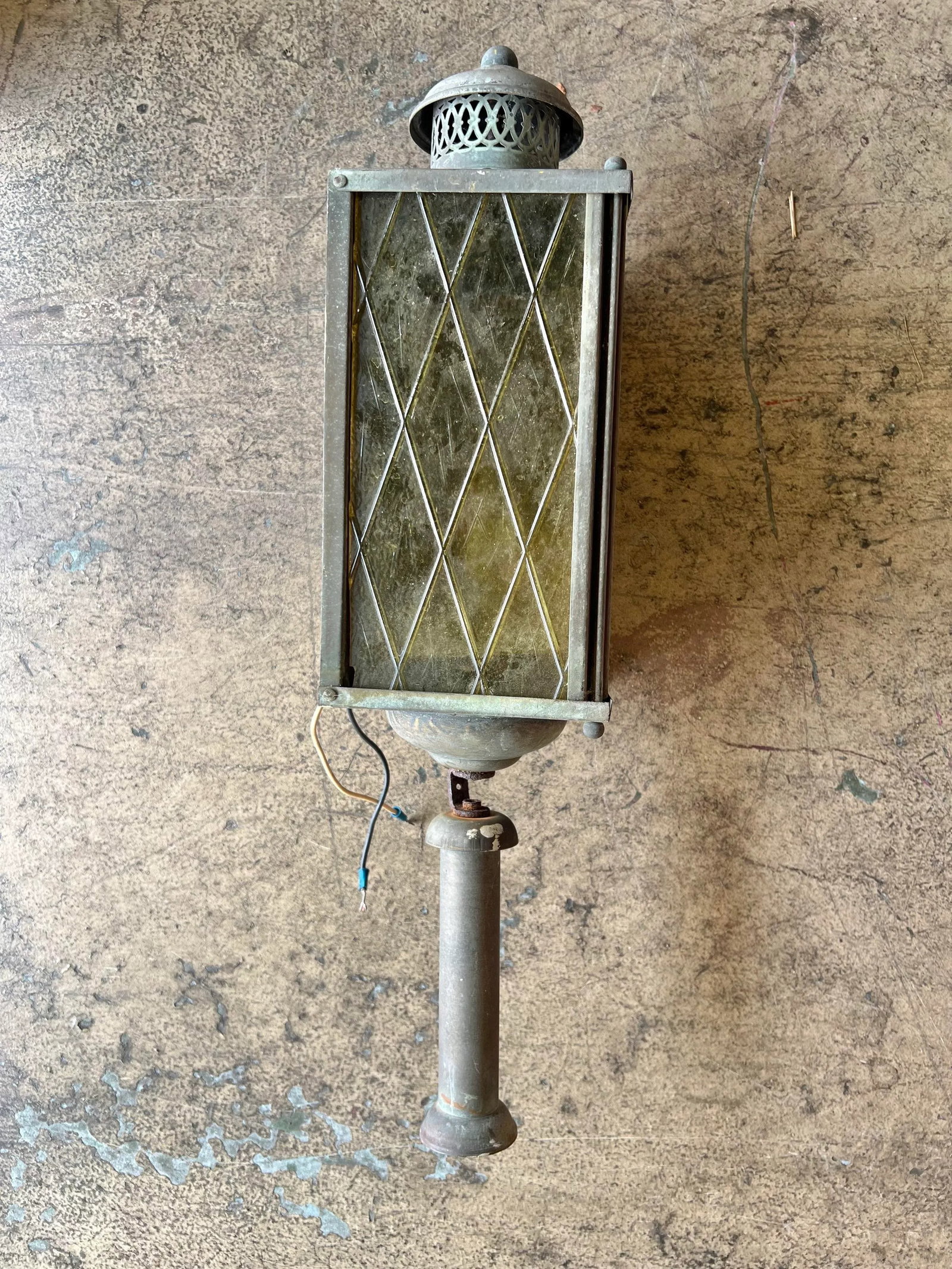 1940s Carriage Lamp With Harlequin Yellow Glass - 2