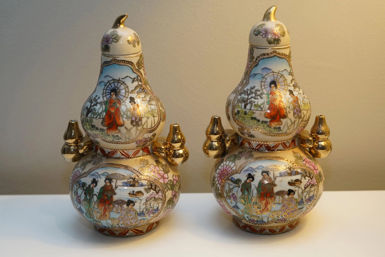Reproduction Japanese Garden Scene Hand Painted Double Gourds - a Pair - 3