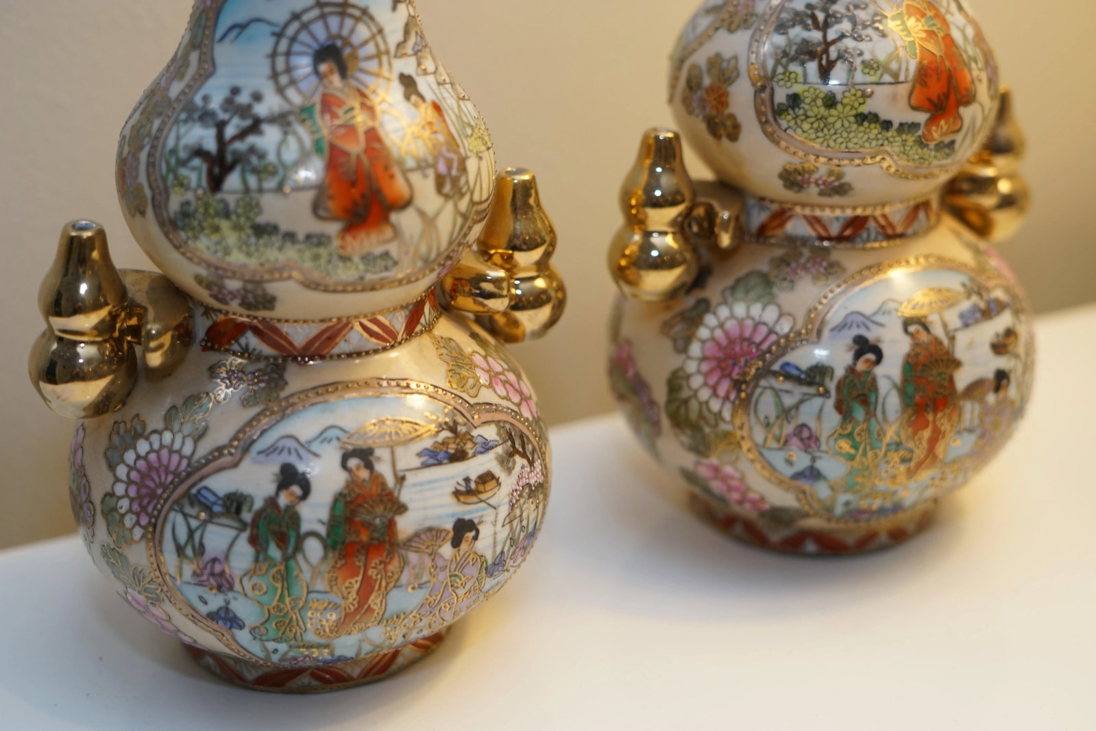 Reproduction Japanese Garden Scene Hand Painted Double Gourds - a Pair - 4