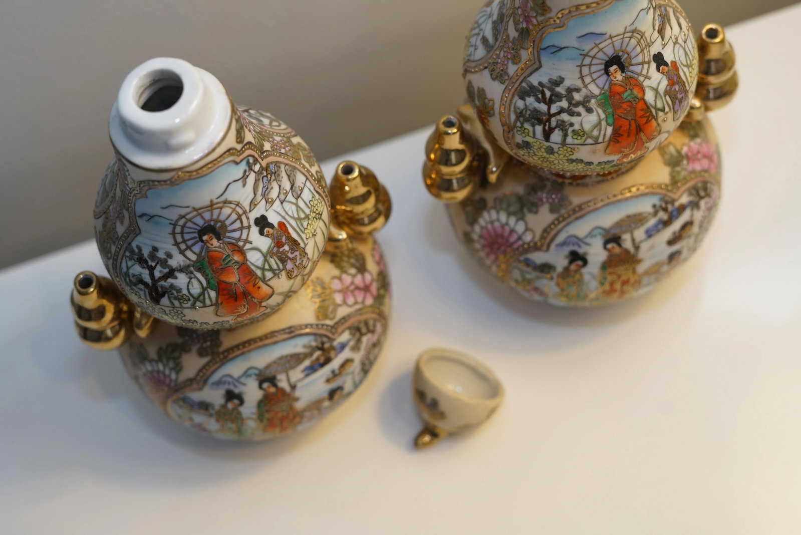 Reproduction Japanese Garden Scene Hand Painted Double Gourds - a Pair - 7