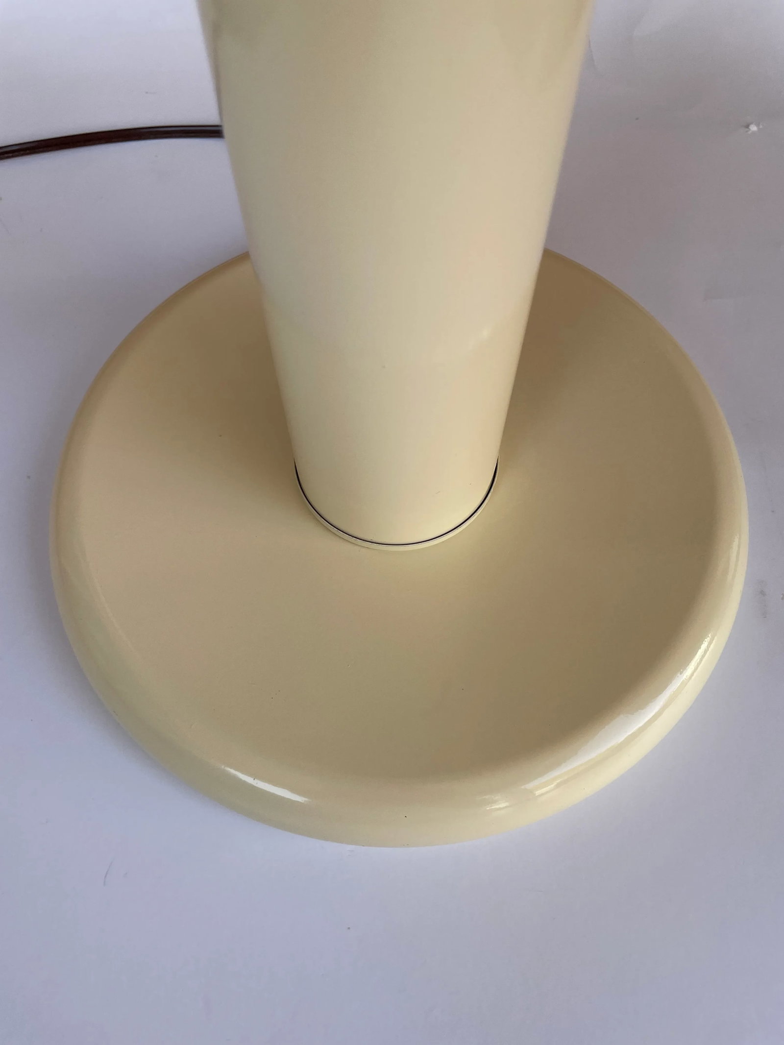 1980s Enamel Ivory Table Lamp With Original Pleated Shade - A Pair - 6