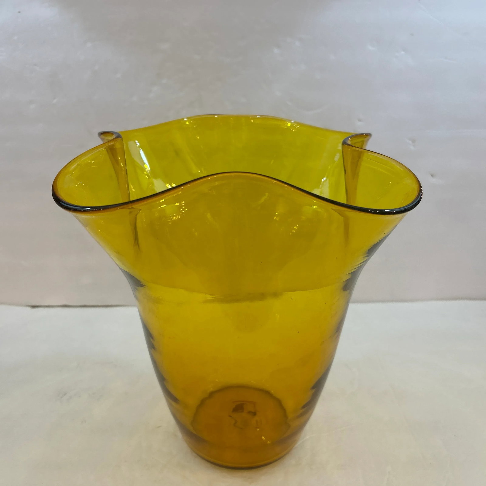 Vintage Blenko Handblown Scalloped Vase With Bubble Inclusions Signed - 10