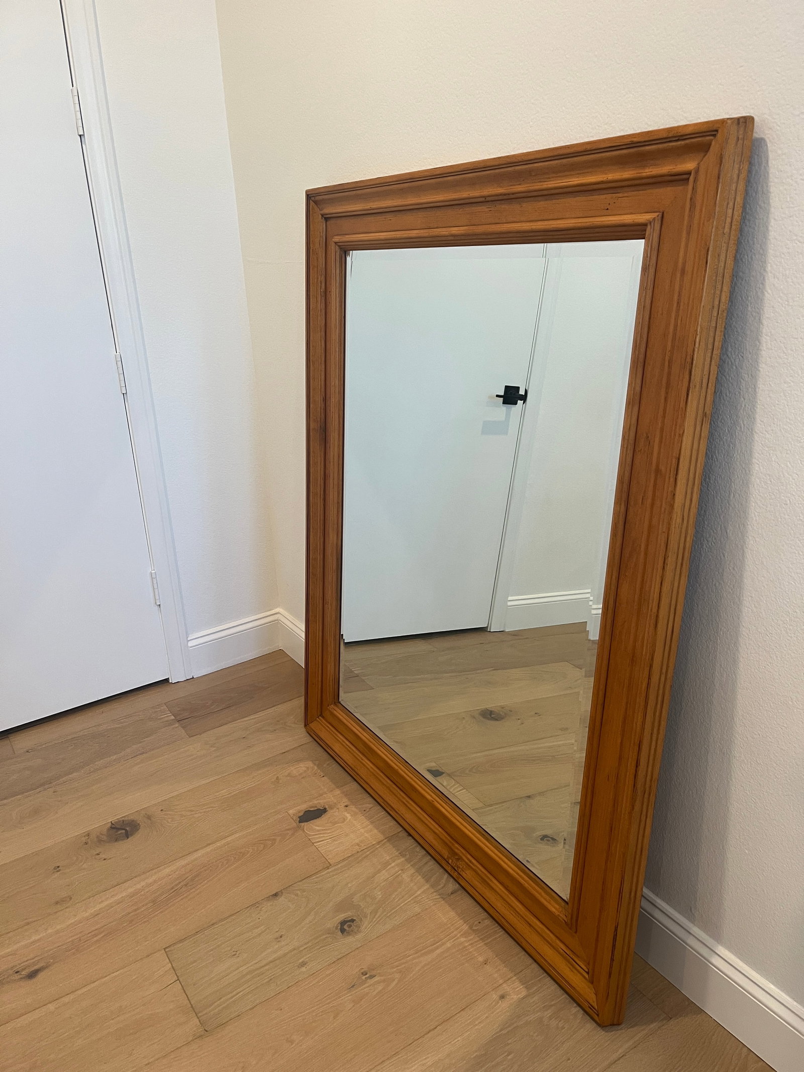 1990s American Themes by Drexel Solid Maple Wood Framed Beveled Wall Mirror 606-220-2 - 3