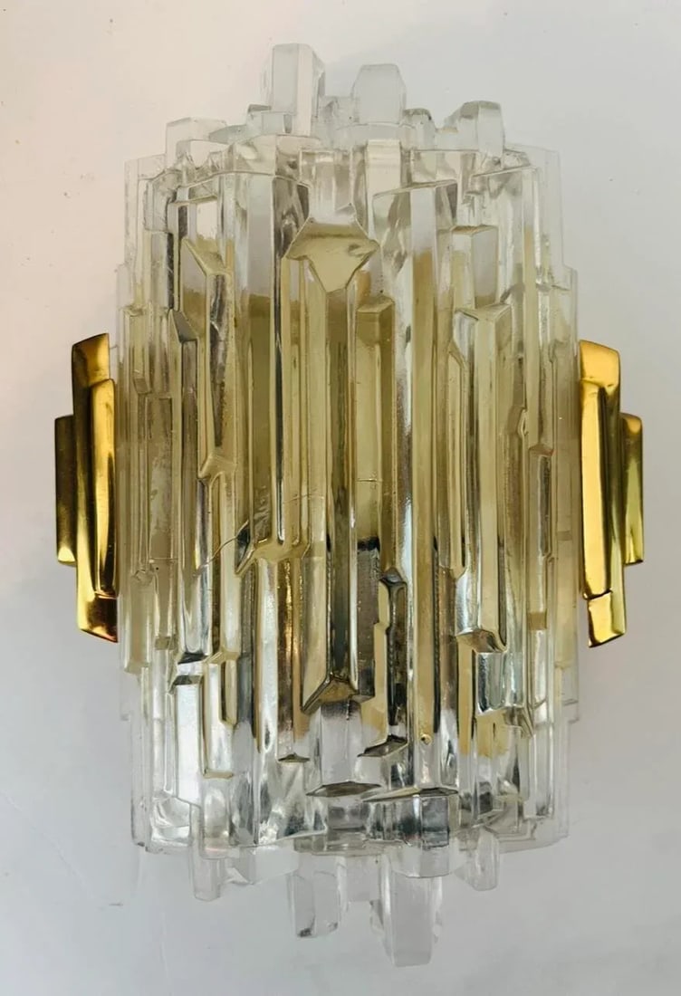 Pair of 1960s Hillebrand Crystal Ice Glass Wall Lamps - 3