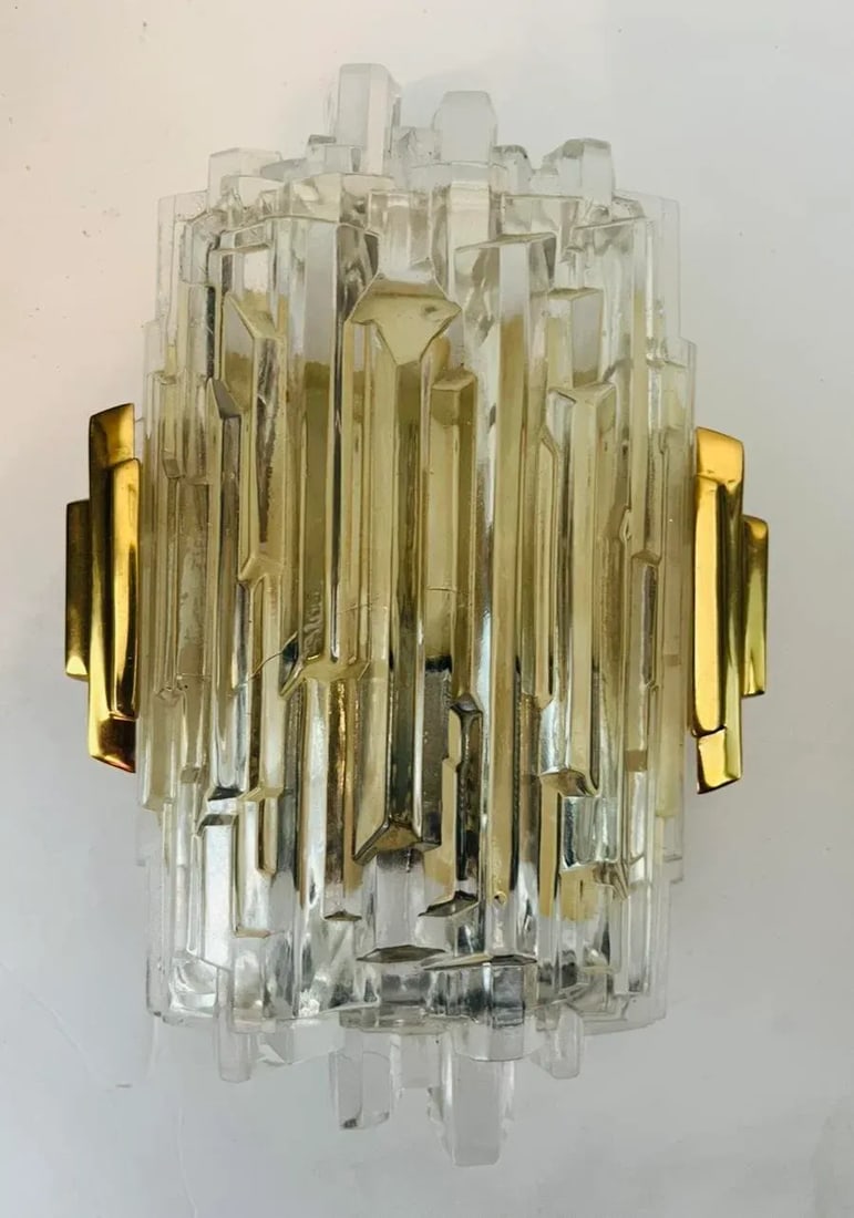 Pair of 1960s Hillebrand Crystal Ice Glass Wall Lamps - 4