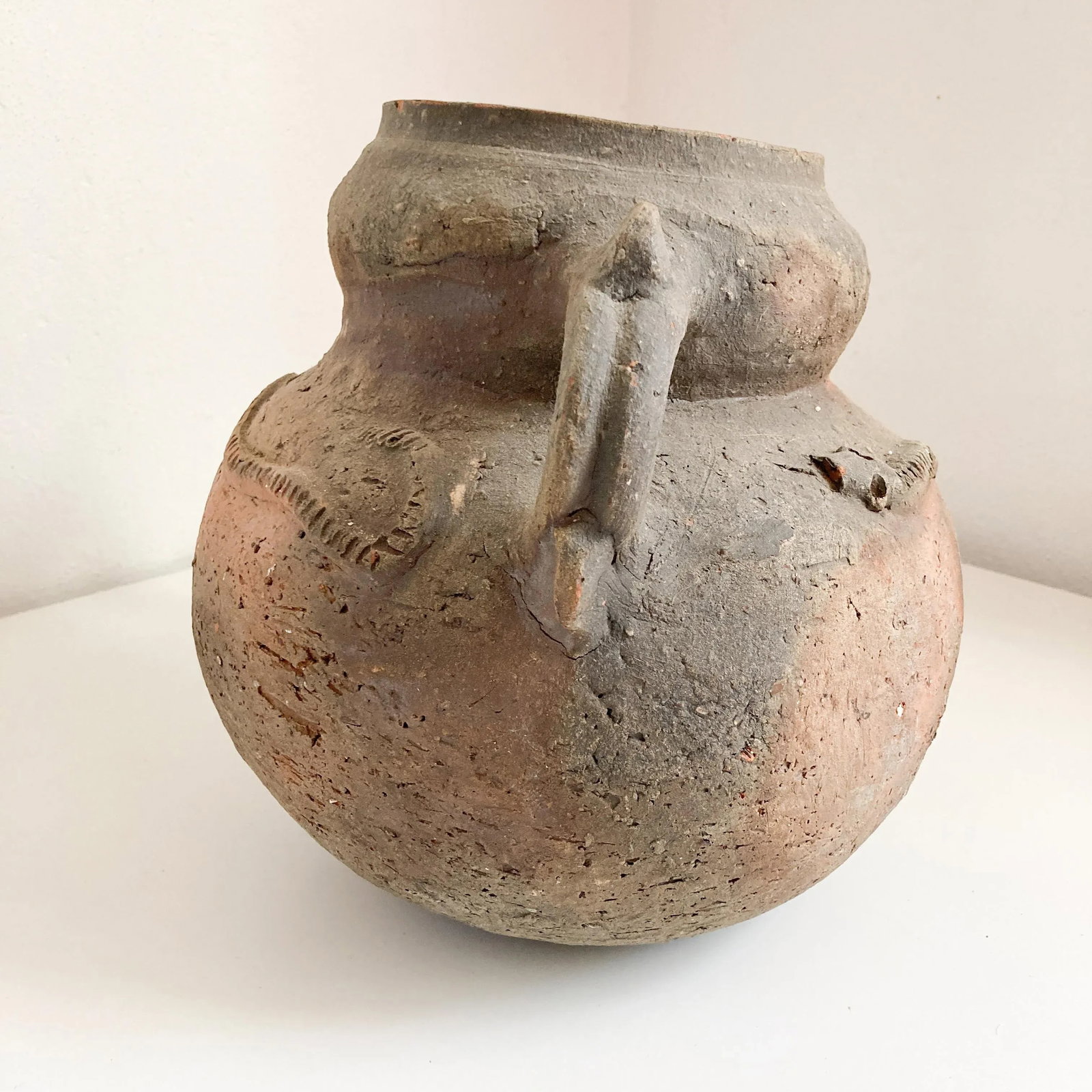 1920s Snake Motif Terra Cotta Vessel With Two Handles, South American Terra Cotta Pot With Snake Emb - 7
