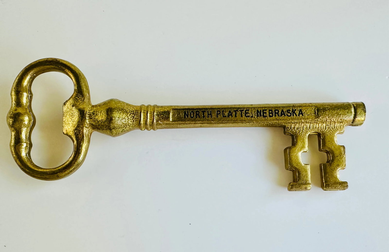 Vintage Keys to the Midwest Brass Skeleton Key Bottle Openers - Set of 3 - 4