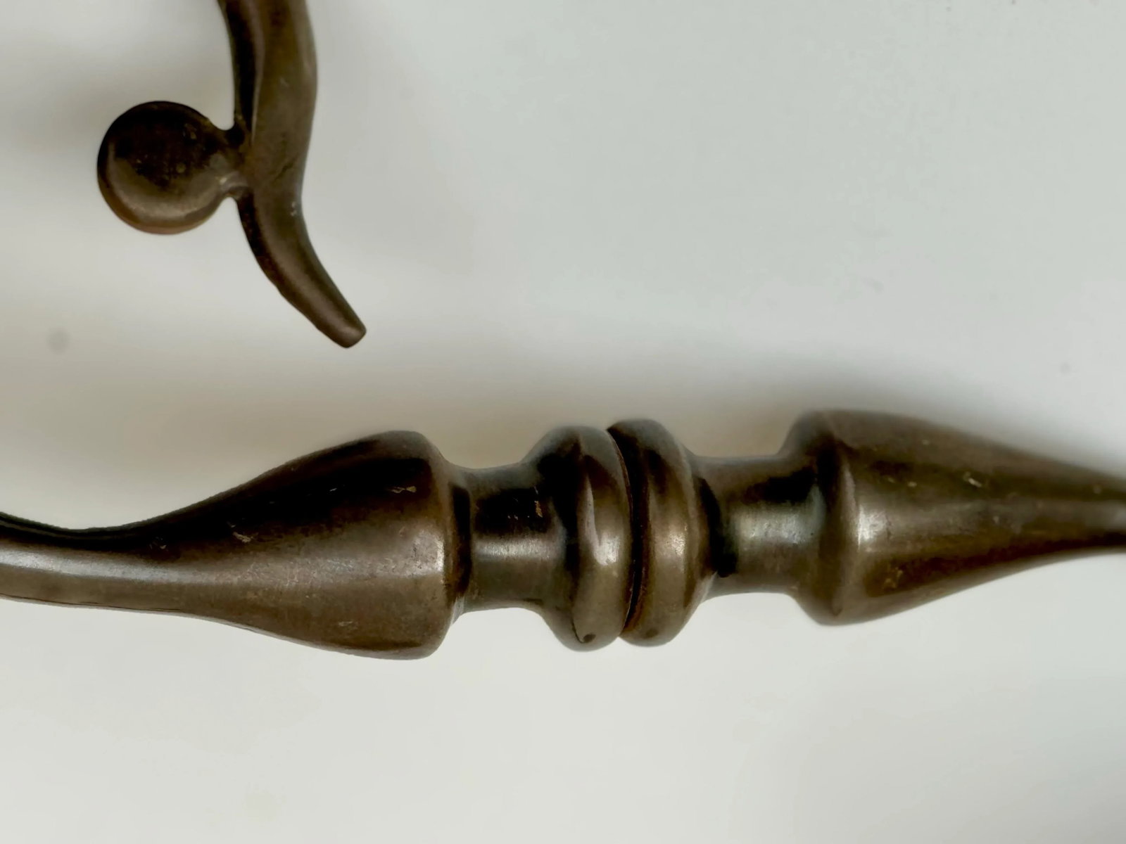 Pair of Vintage Wall Sconces: Very Large Antiqued Brass Wall Sconces, Paul Ferrante - 8