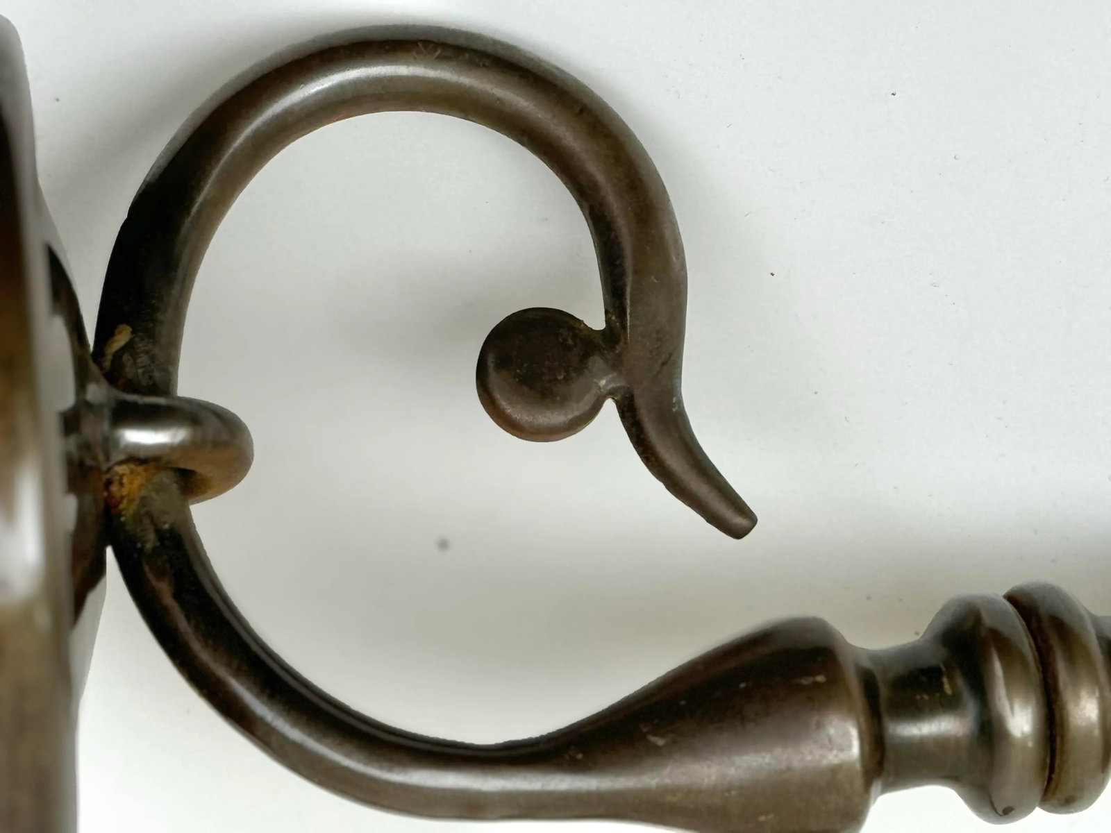 Pair of Vintage Wall Sconces: Very Large Antiqued Brass Wall Sconces, Paul Ferrante - 9